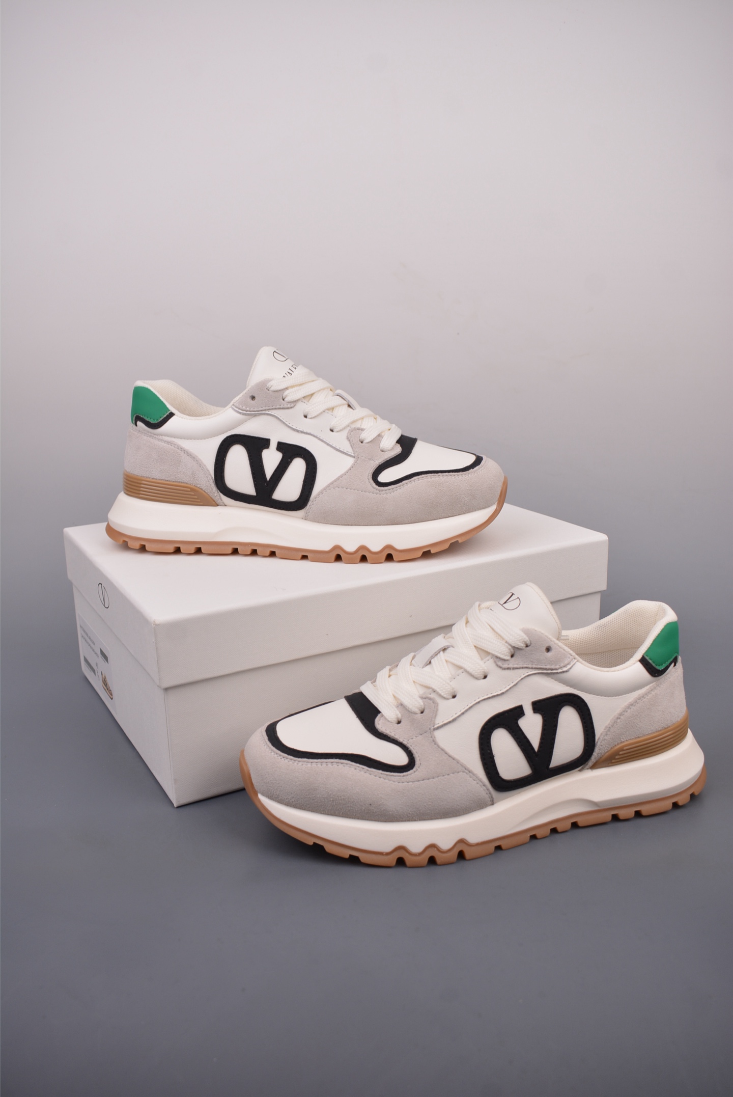420   Valentino 华伦天奴 Rockstud untitled  厚底休闲小白鞋   RY2S0830BLUBL626H