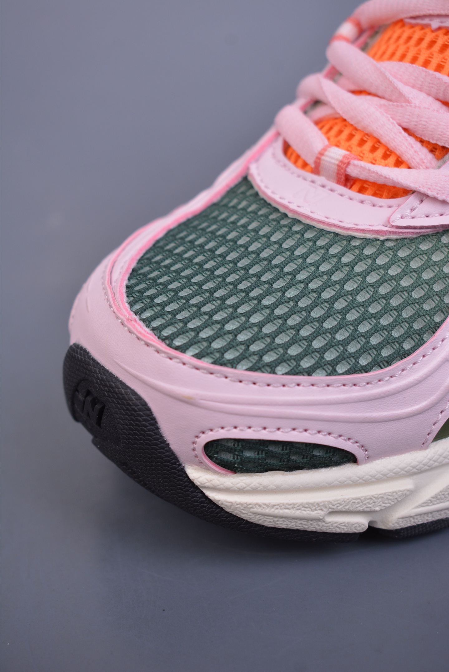 180  New Balance 740系列  复古老爹风休闲运动慢跑鞋   U740GP2