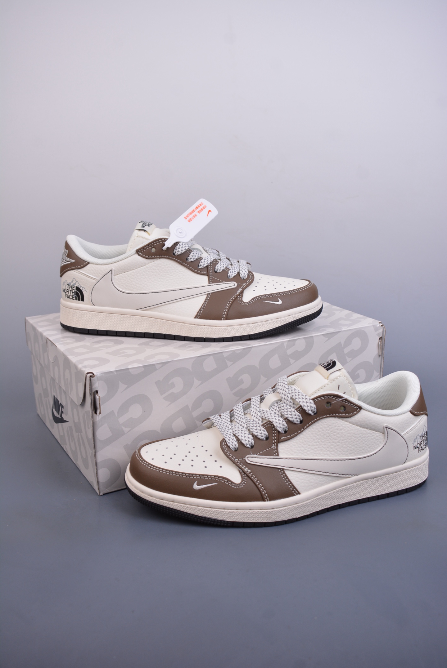 280  Fragment x Travis Scott x 北面 Air Jordan 1 Low 三方联名倒钩 XS6089-512
