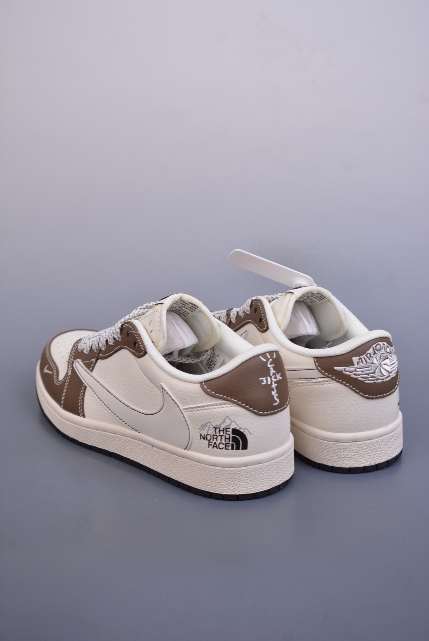 280  Fragment x Travis Scott x 北面 Air Jordan 1 Low 三方联名倒钩 XS6089-512