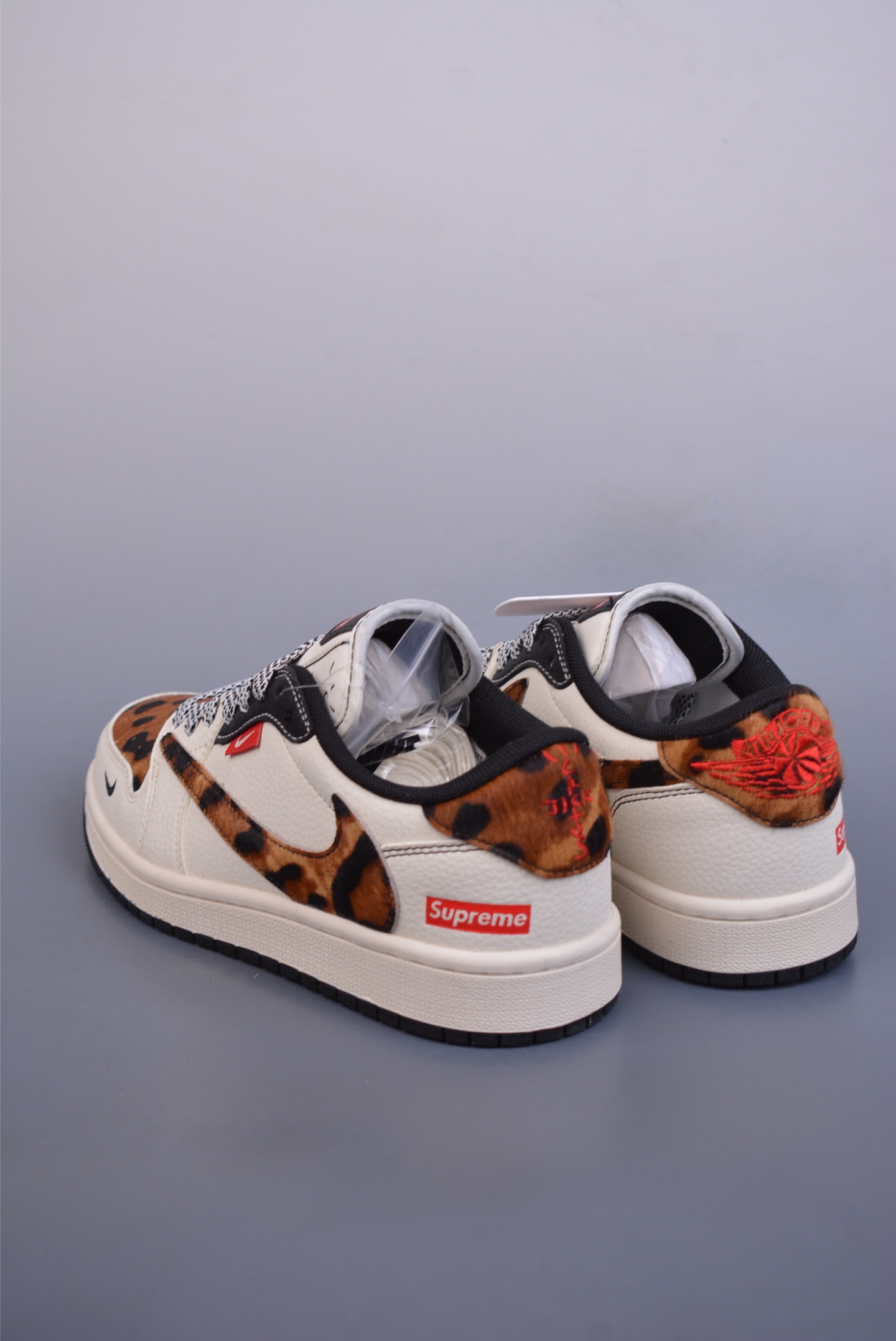 280  Fragment x Travis Scott x Supreme Air Jordan 1 Low 三方联名倒钩   JJ2508-555