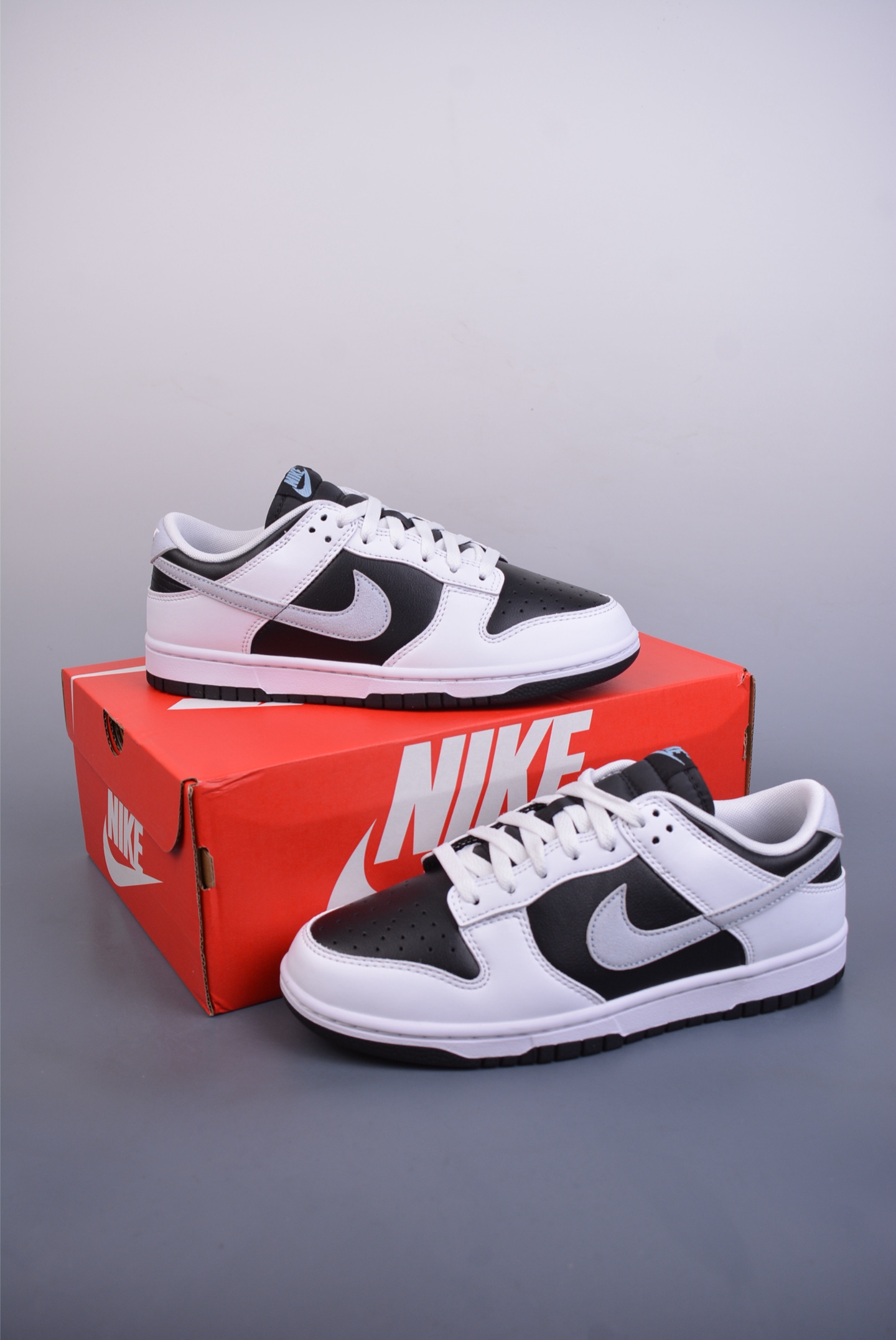 200  NIKE SB Dunk Low   IB4320-141