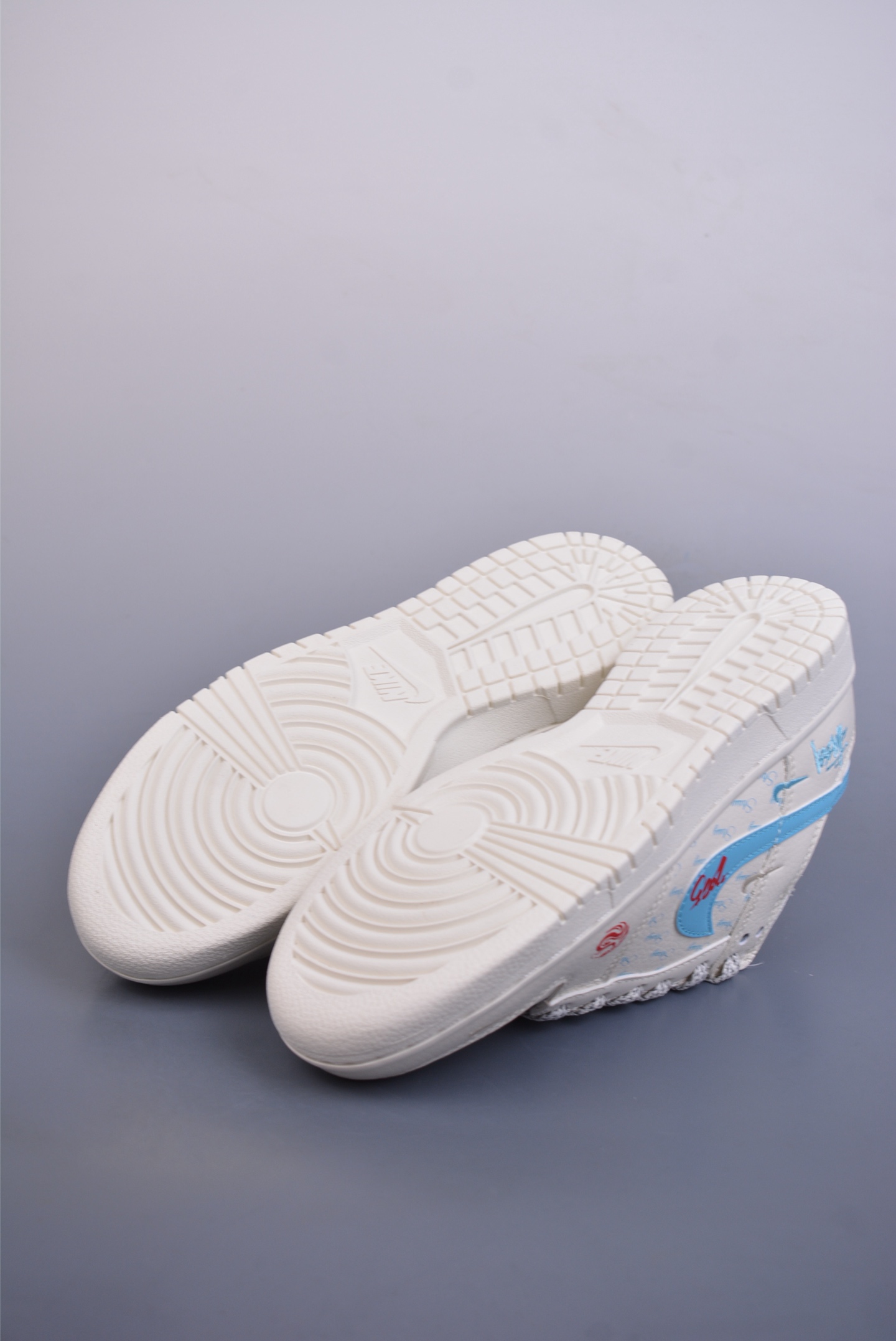 280  Nike SB Dunk Low 斯图西联名 解构抽绳鞋带  SJ2068-281