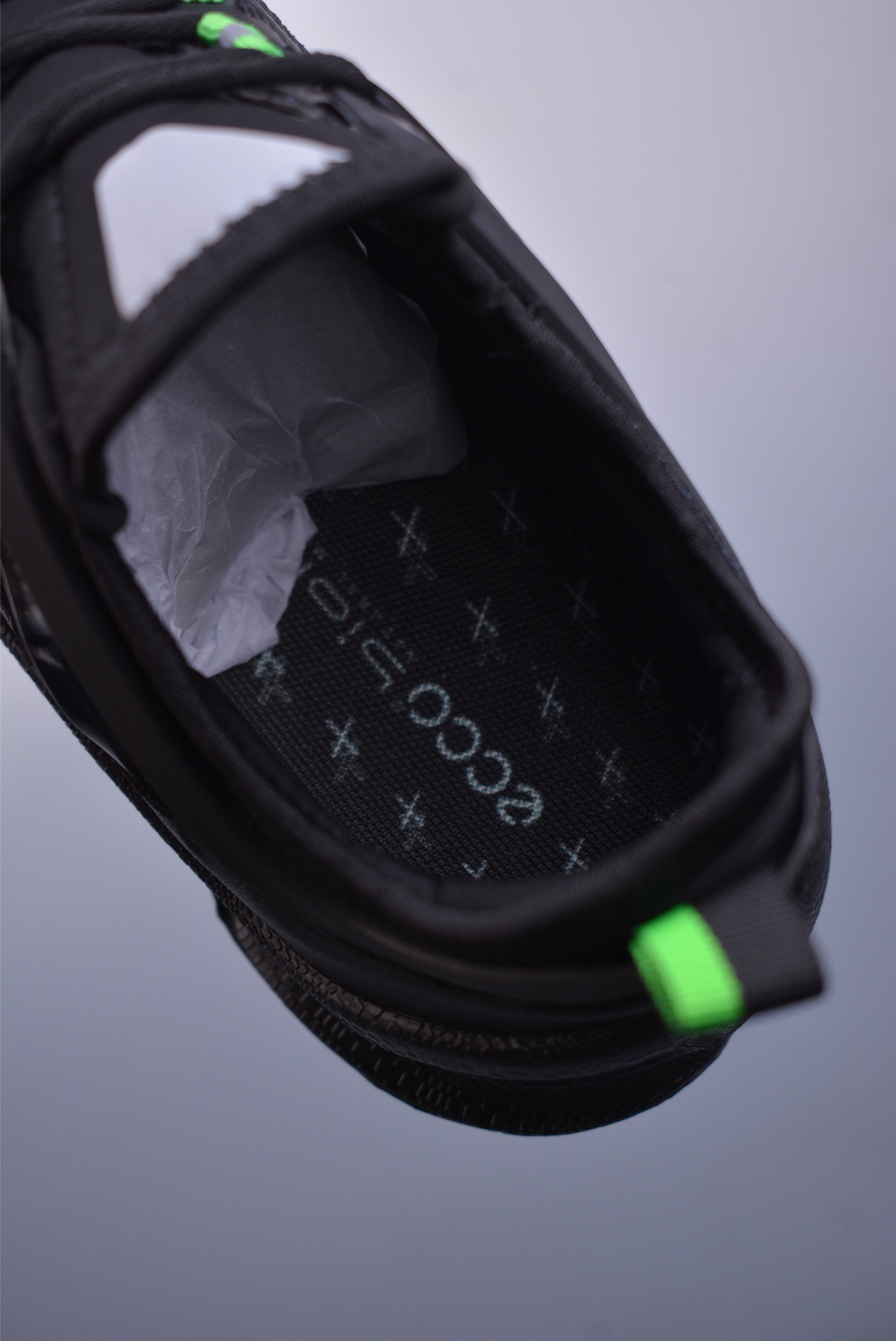 300  ECCO爱步运动男鞋 25年新款百搭跑步健身鞋    803394