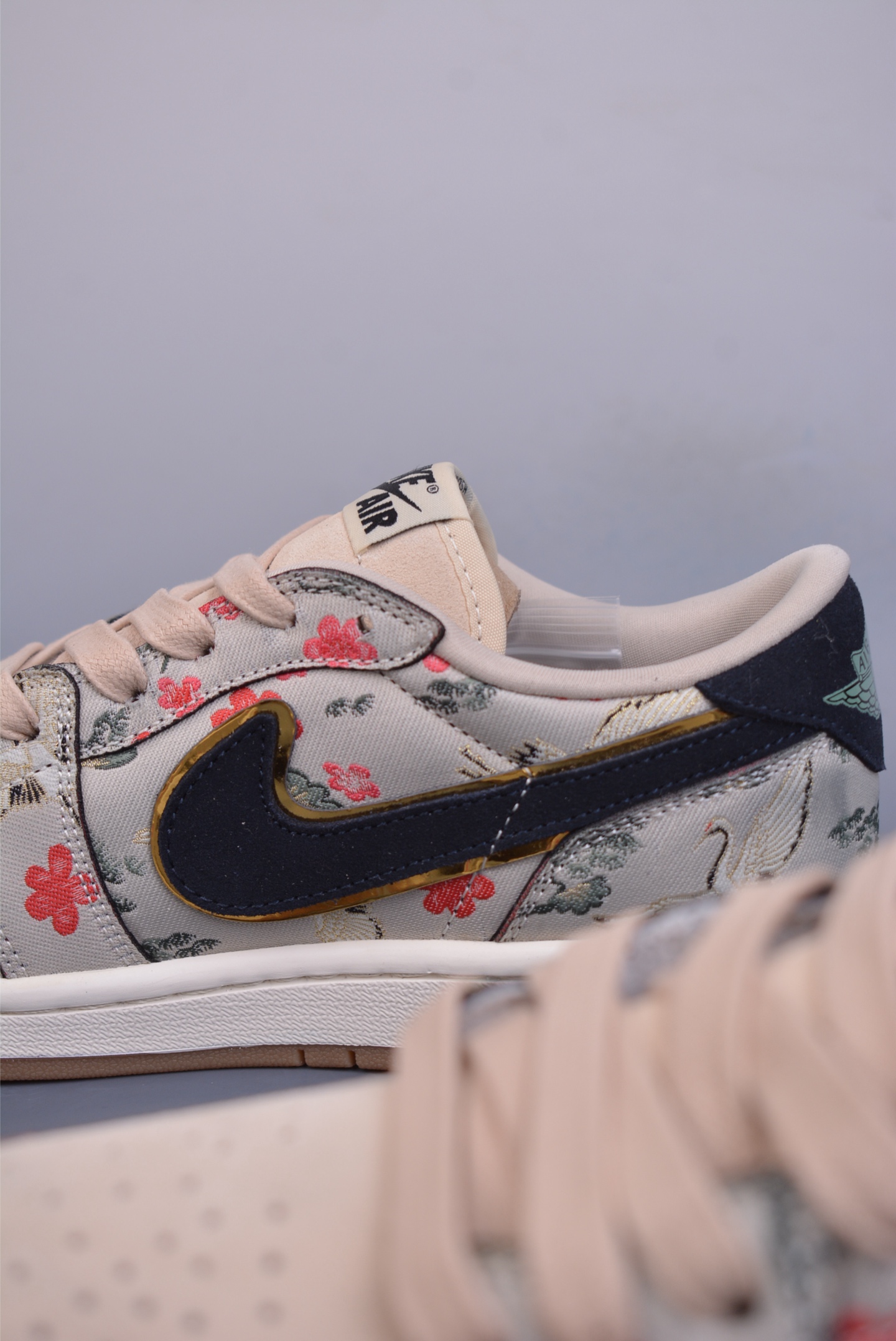 200  Air Jordan 1 Low 花卉 AJ1乔1低帮休闲板鞋 HV8293-100