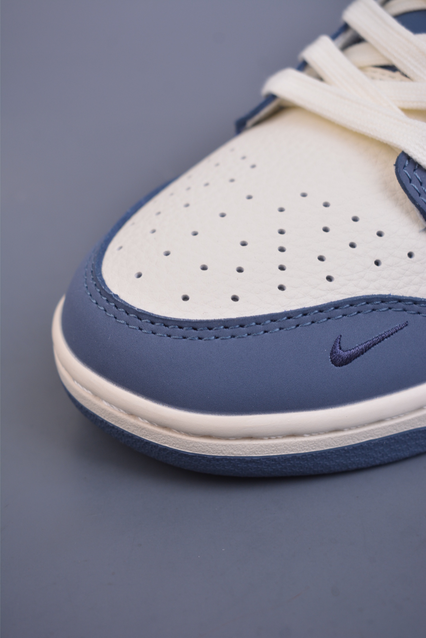 Nike SB Dunk Low Supreme联名 XD1588-207