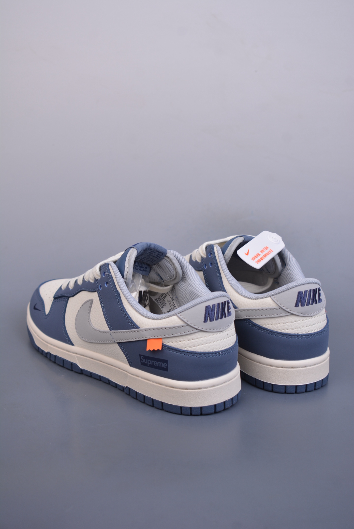 Nike SB Dunk Low Supreme联名 XD1588-207