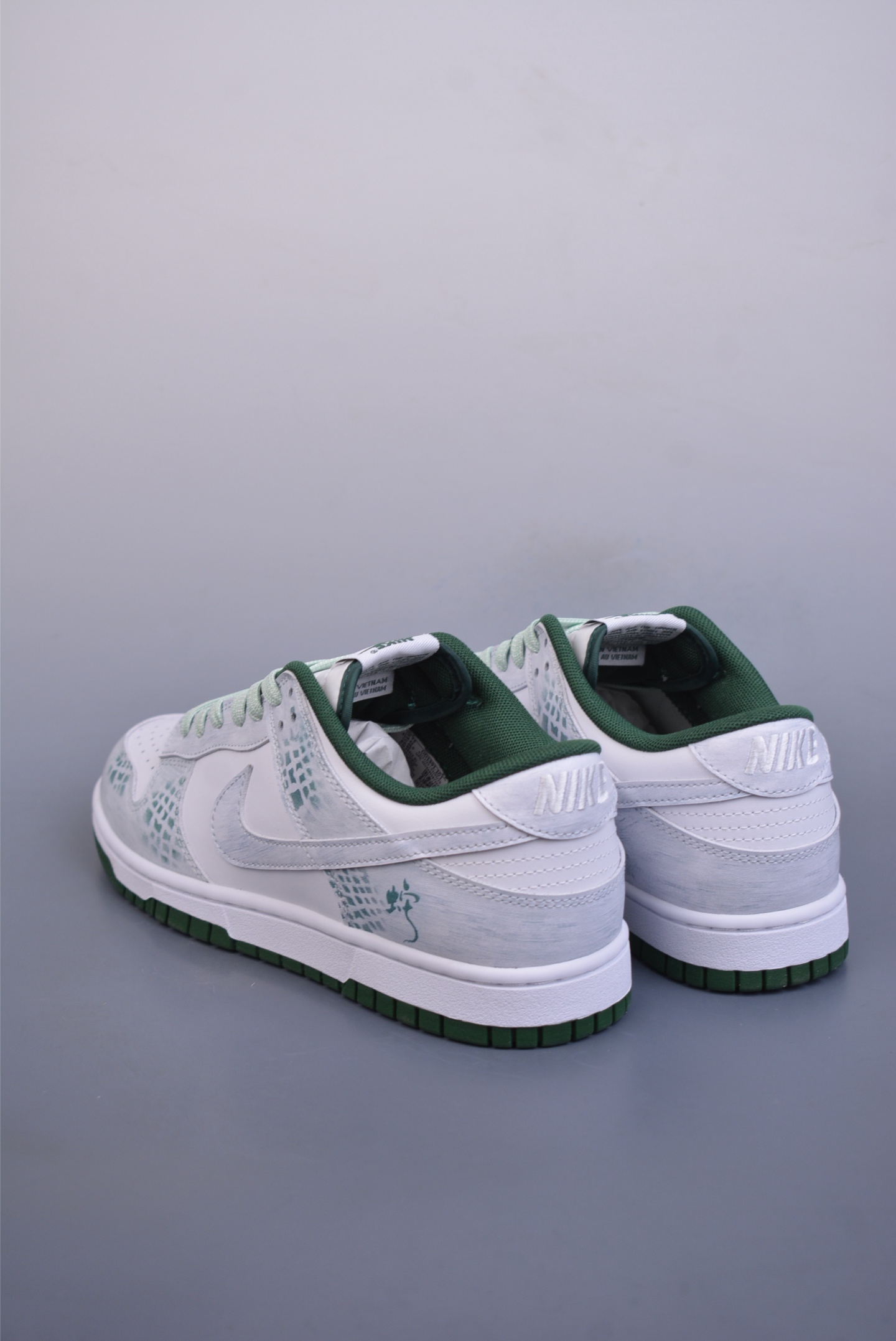 Nike SB Dunk Low 蛇年限定 DD1391-101