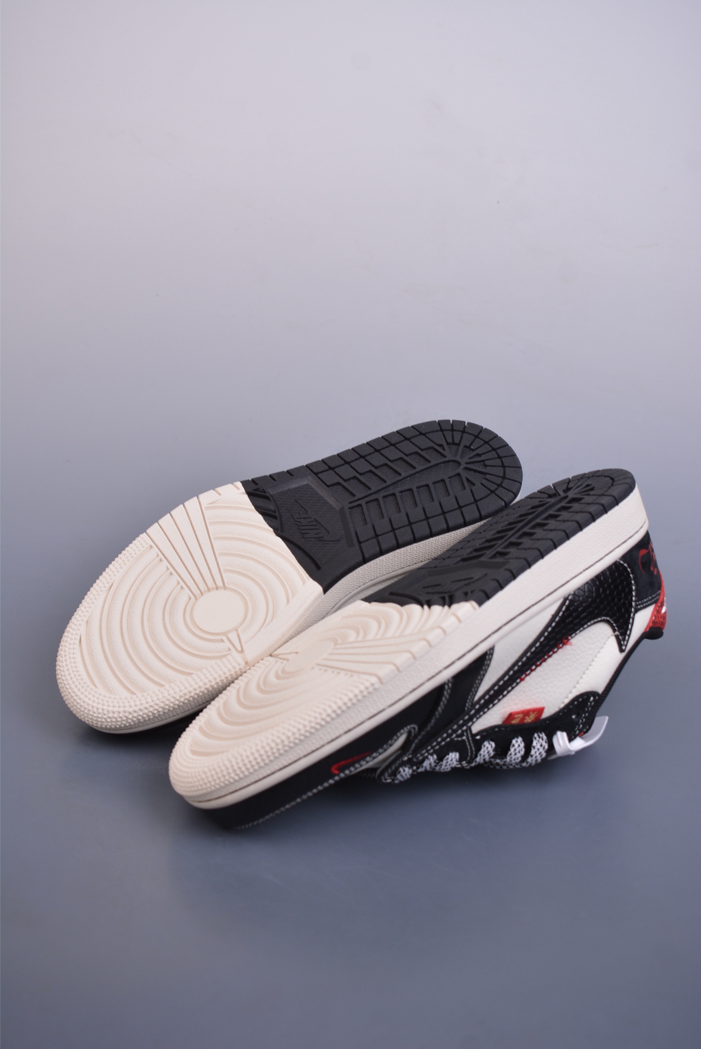 280  Fragment x Travis Scott x 蛇年限定 Air Jordan 1 Low 三方联名倒钩  YX5066-306