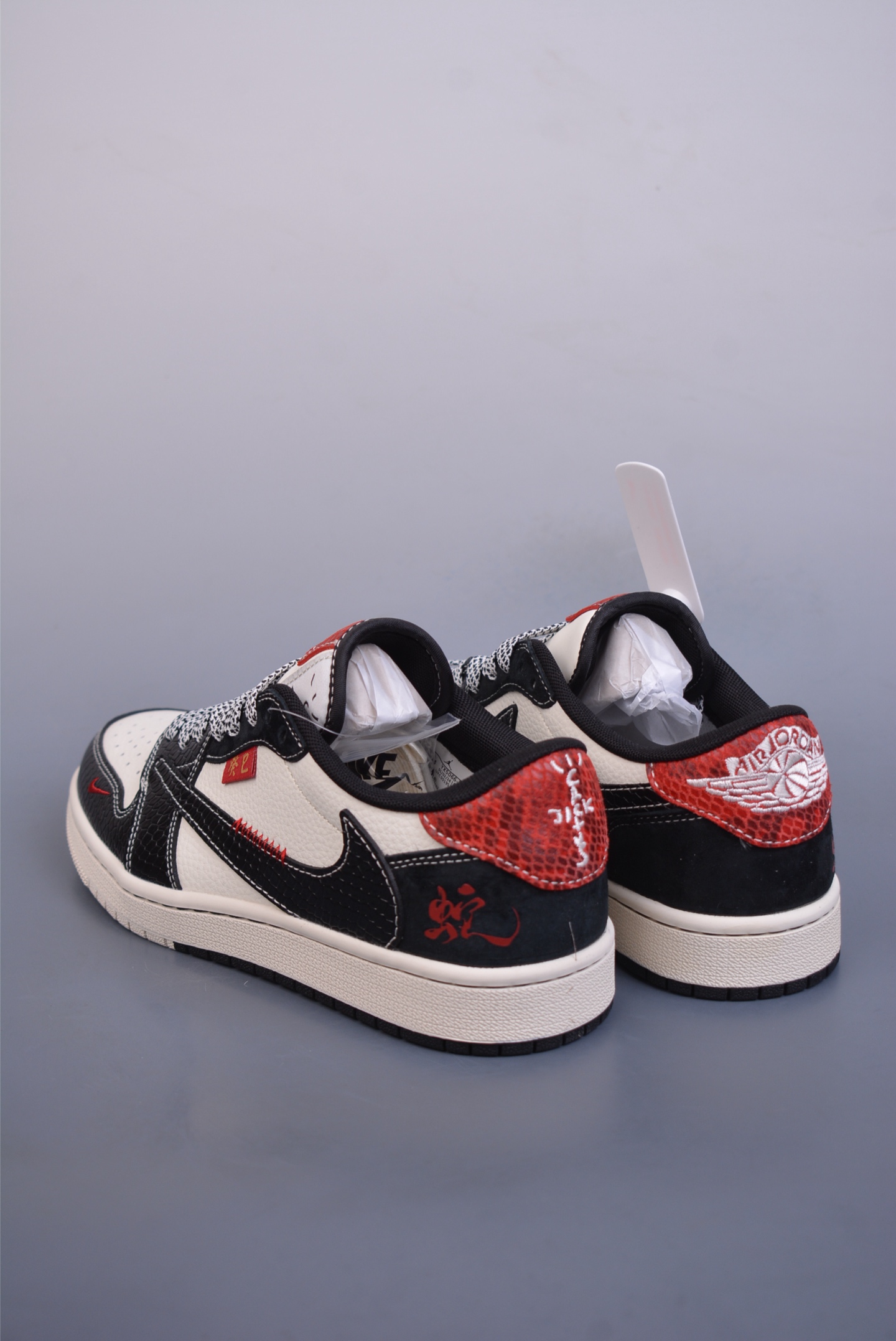 280  Fragment x Travis Scott x 蛇年限定 Air Jordan 1 Low 三方联名倒钩  YX5066-306