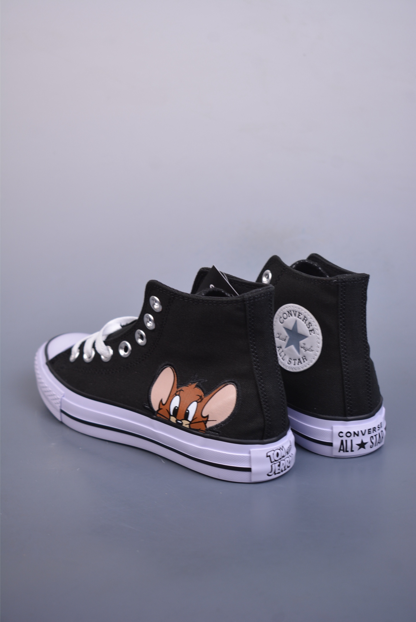 140  Tom and Jerry x Converse Chuck Taylor 匡威官方 猫和老鼠联名款   A15113C 黑色  A15112C 白色