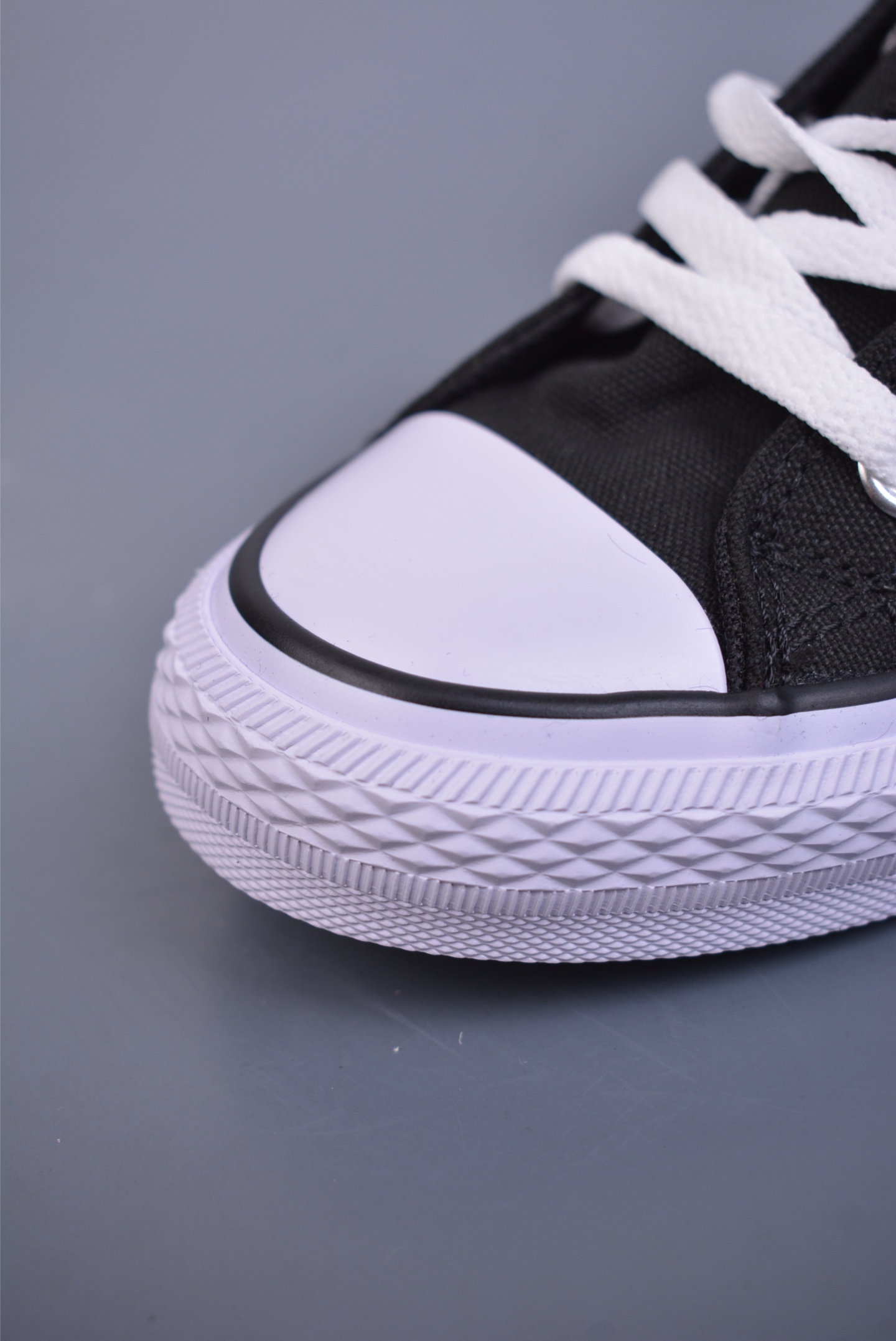 140  Tom and Jerry x Converse Chuck Taylor 匡威官方 猫和老鼠联名款   A15113C 黑色  A15112C 白色