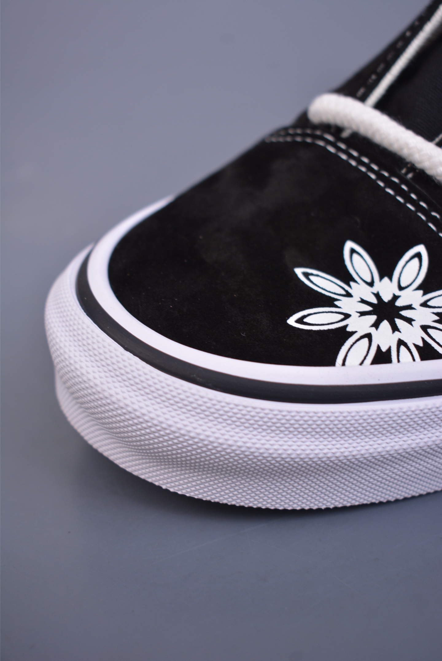 150 Vans Old Skool 玖制 腰果花 经典黑白复古高街百搭休闲帆布鞋 手绘腰果花印第安风 VN000D3HY28