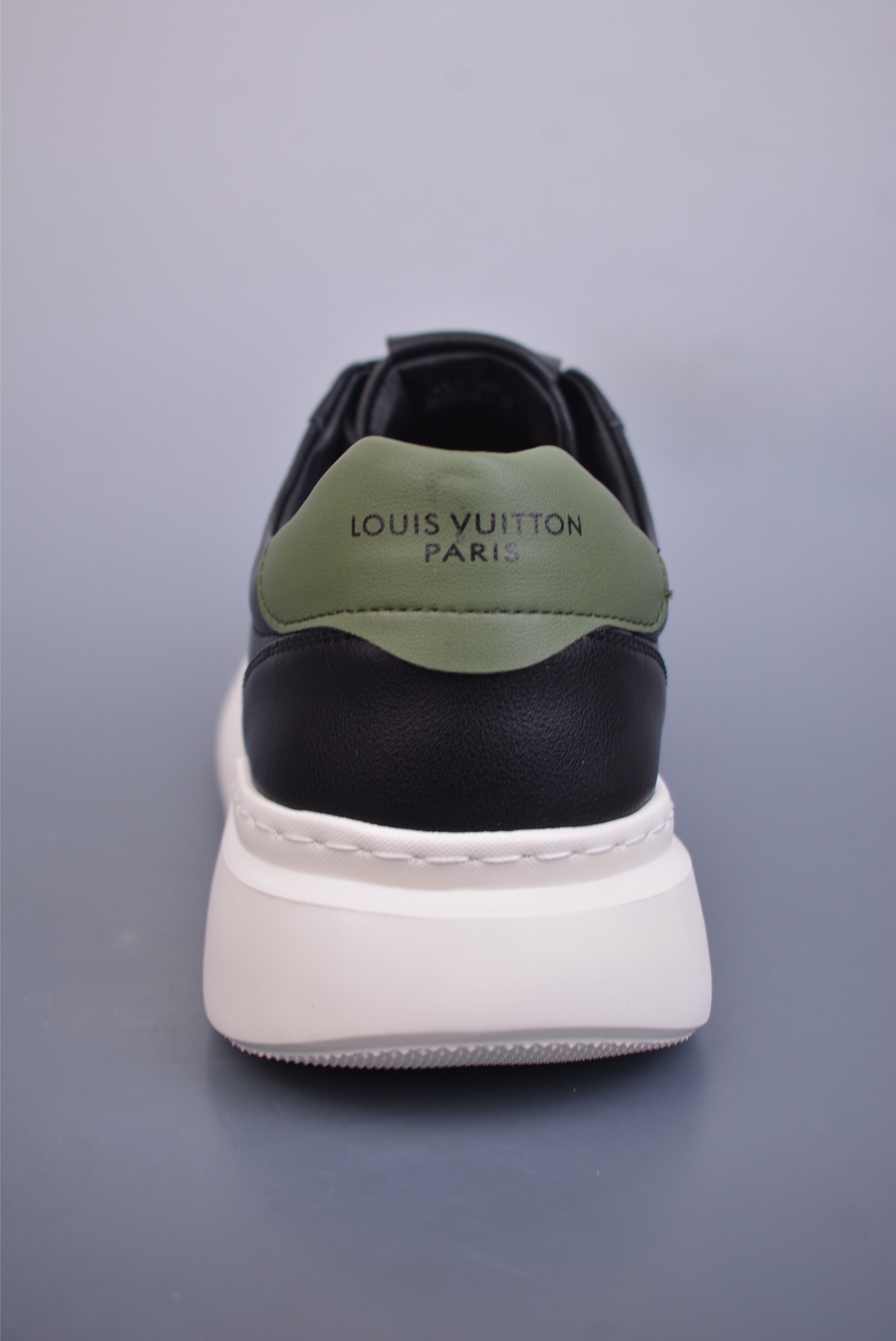 380  Louis vuitton Trainer Sneaker Low 路易威登 休闲文化运动板鞋系列  51BCOLORE