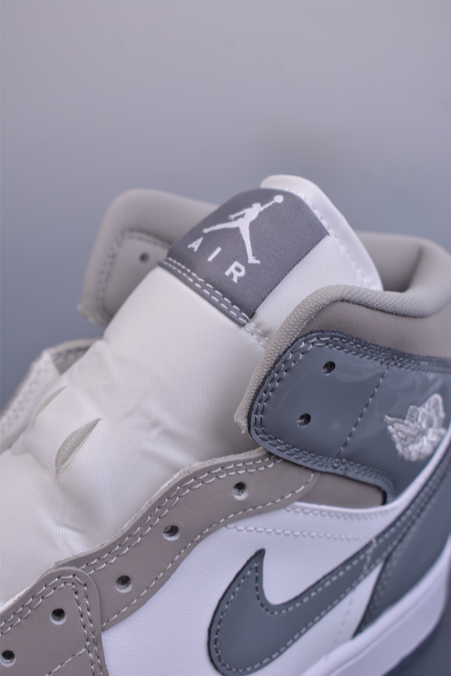 Air Jordan 1 Mid白灰 纯原系列 当前市场最优版本 HF3216-100