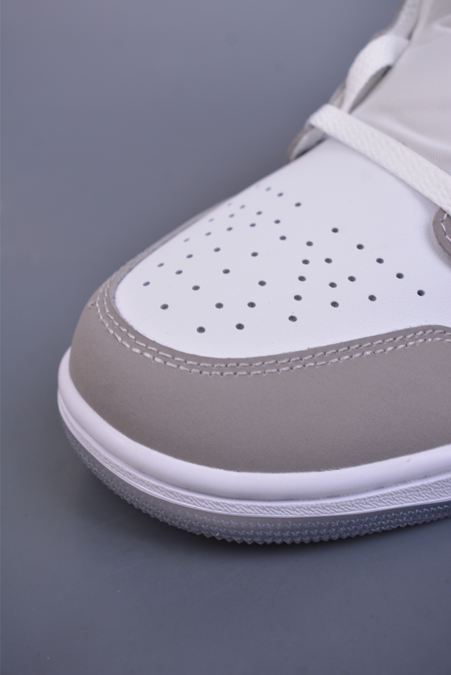 Air Jordan 1 Mid白灰 纯原系列 当前市场最优版本 HF3216-100