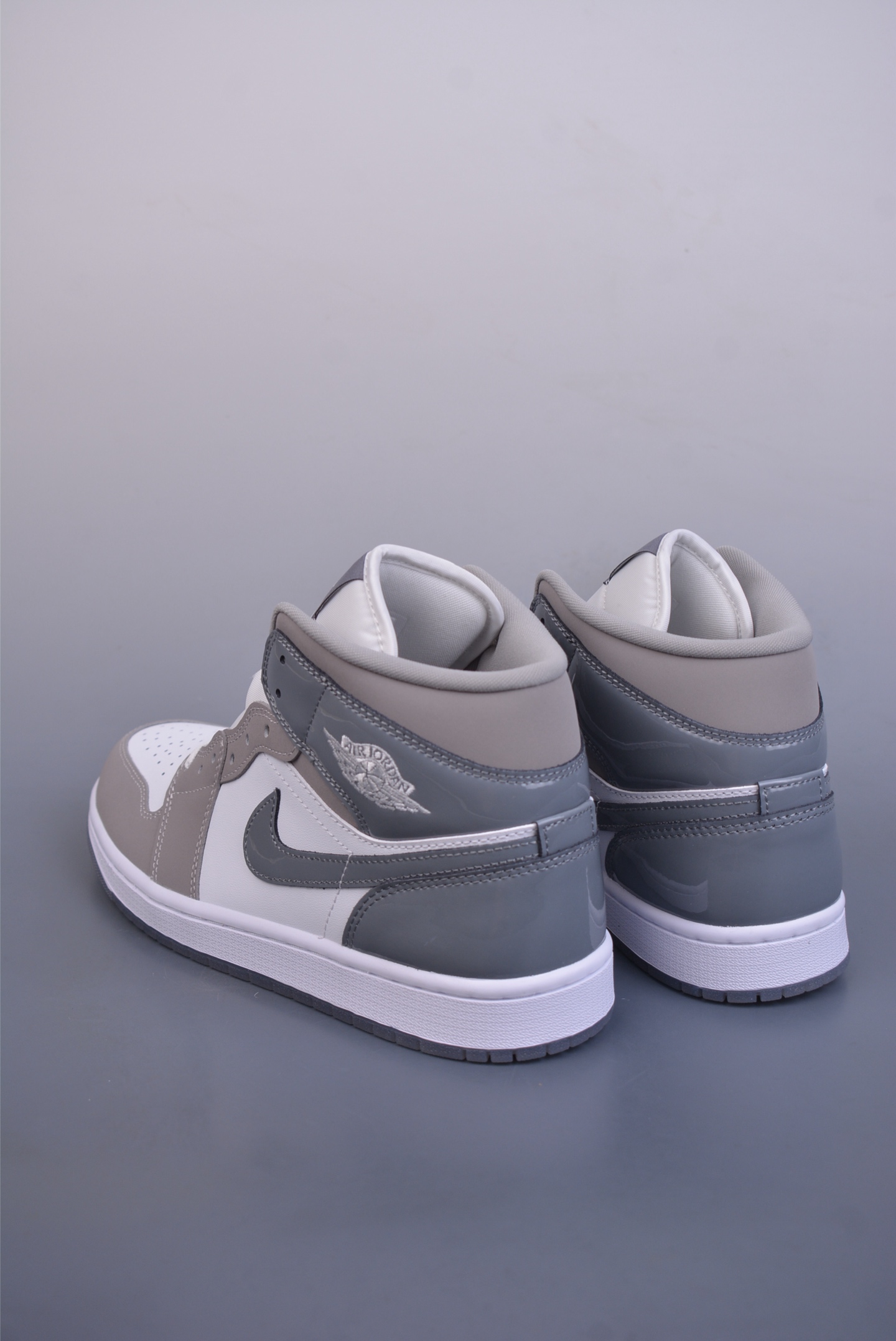 Air Jordan 1 Mid白灰 纯原系列 当前市场最优版本 HF3216-100