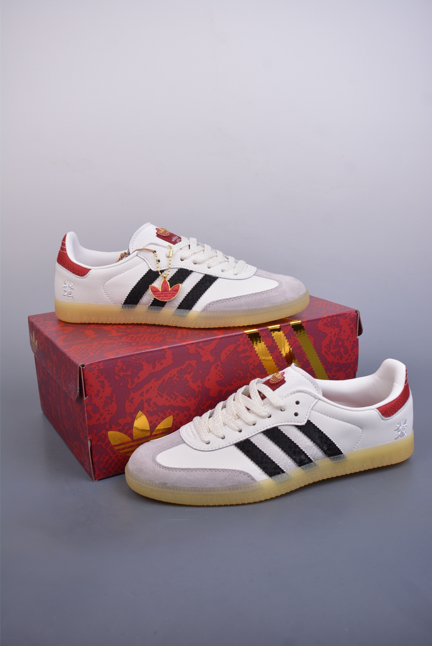 180 Adidas Samba 蛇年限定 复古桑巴板鞋 JQ5976