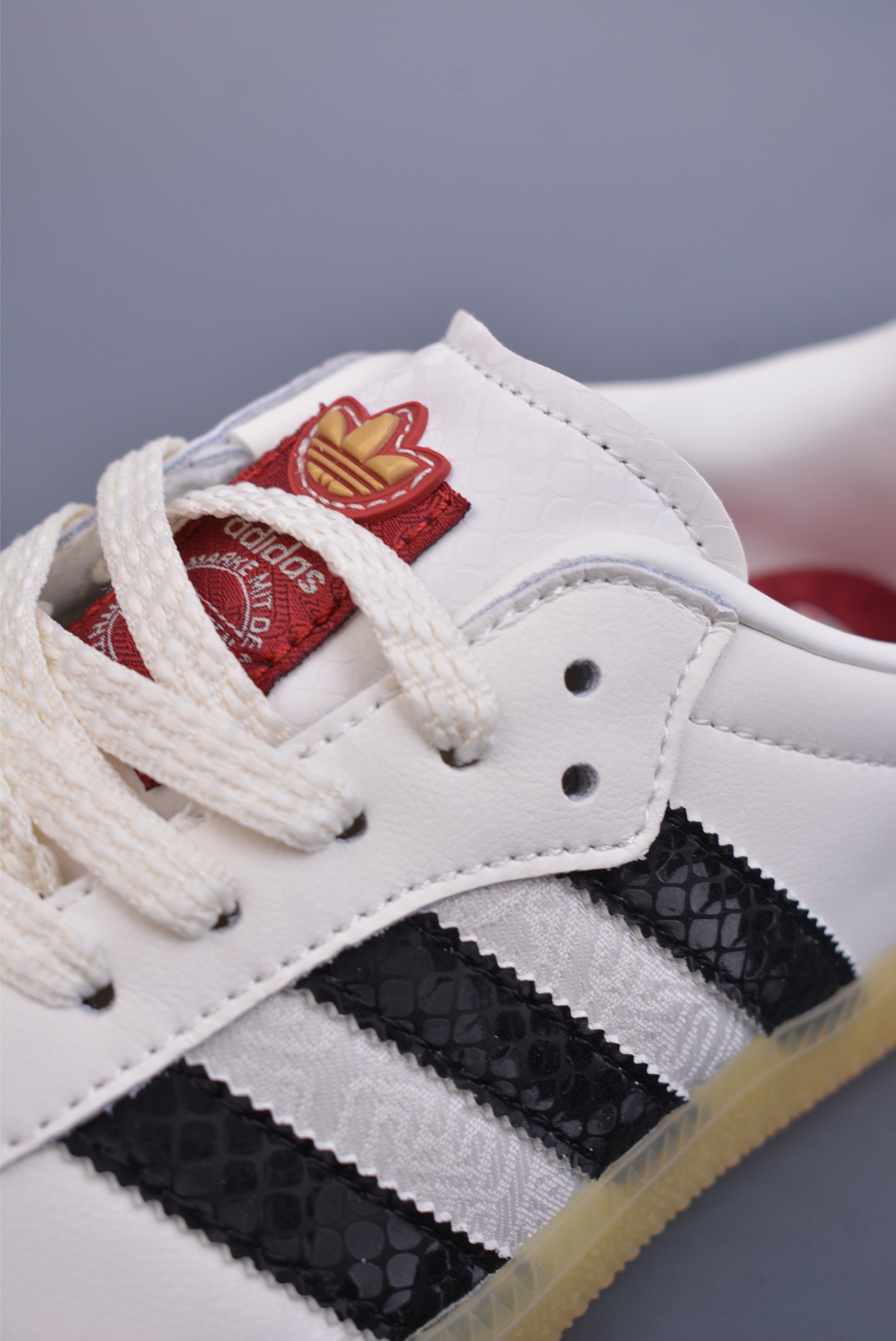 180 Adidas Samba 蛇年限定 复古桑巴板鞋 JQ5976