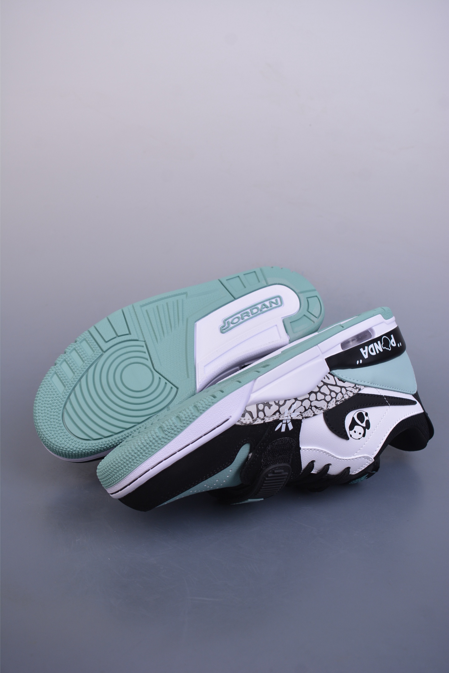 260  Air Jordan Legacy 312 ”嘟嘴熊猫” 星之禾  特殊手绘 CD7069-109