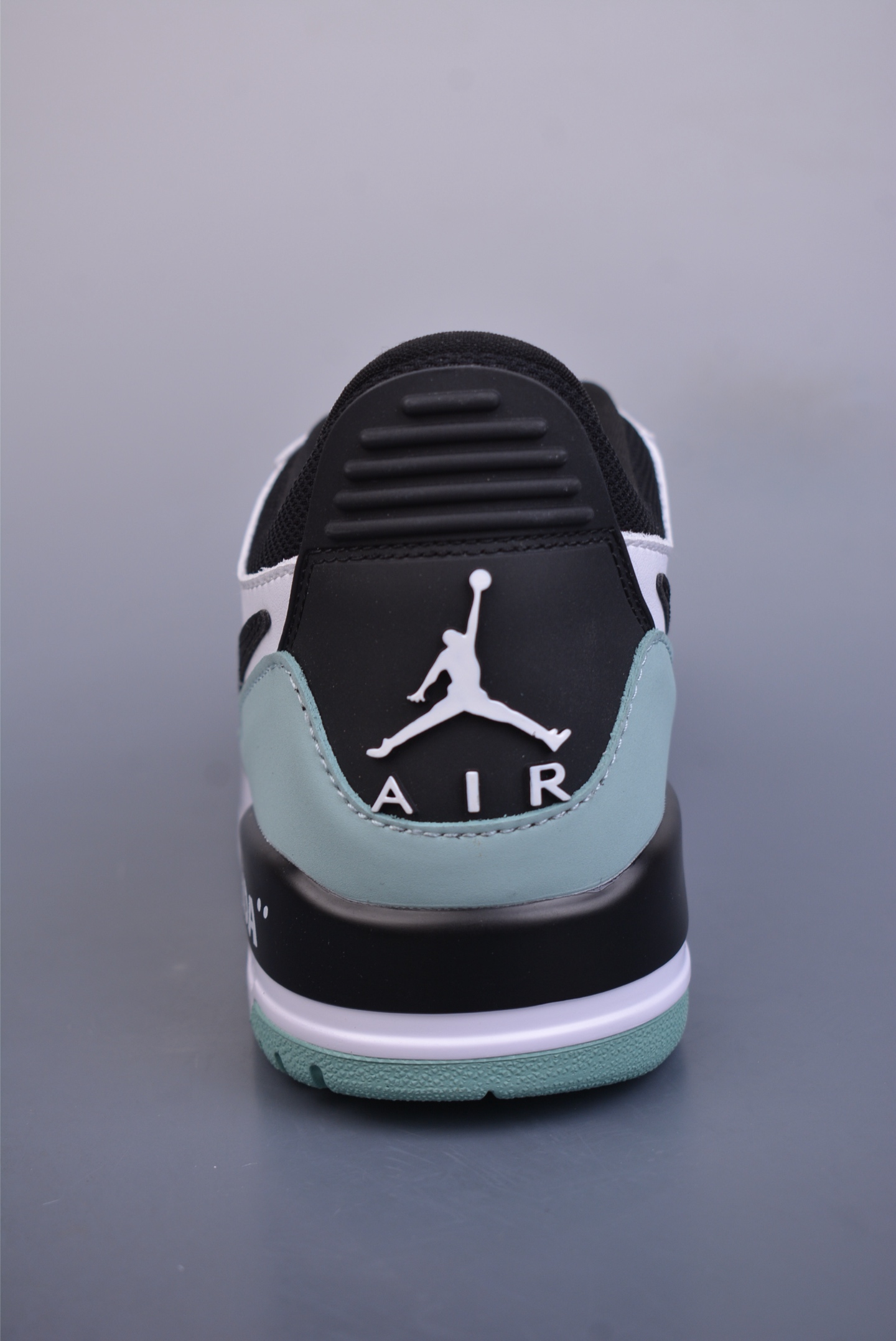 260  Air Jordan Legacy 312 ”嘟嘴熊猫” 星之禾  特殊手绘 CD7069-109