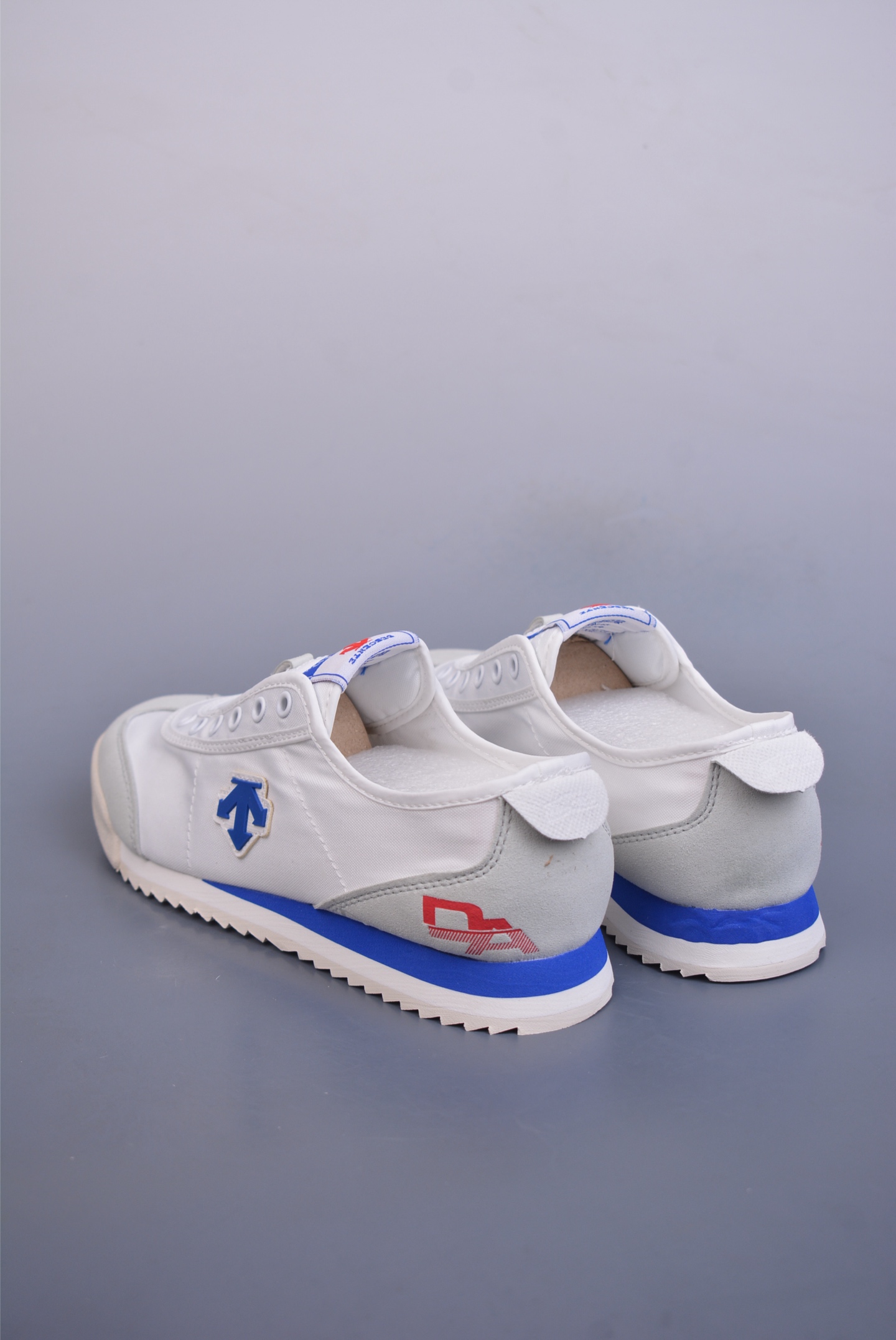 DESCENTE TENPO REPLICA 版本 迪桑特复古运动一脚蹬帆布鞋 透气休闲鞋 D5231LSN25