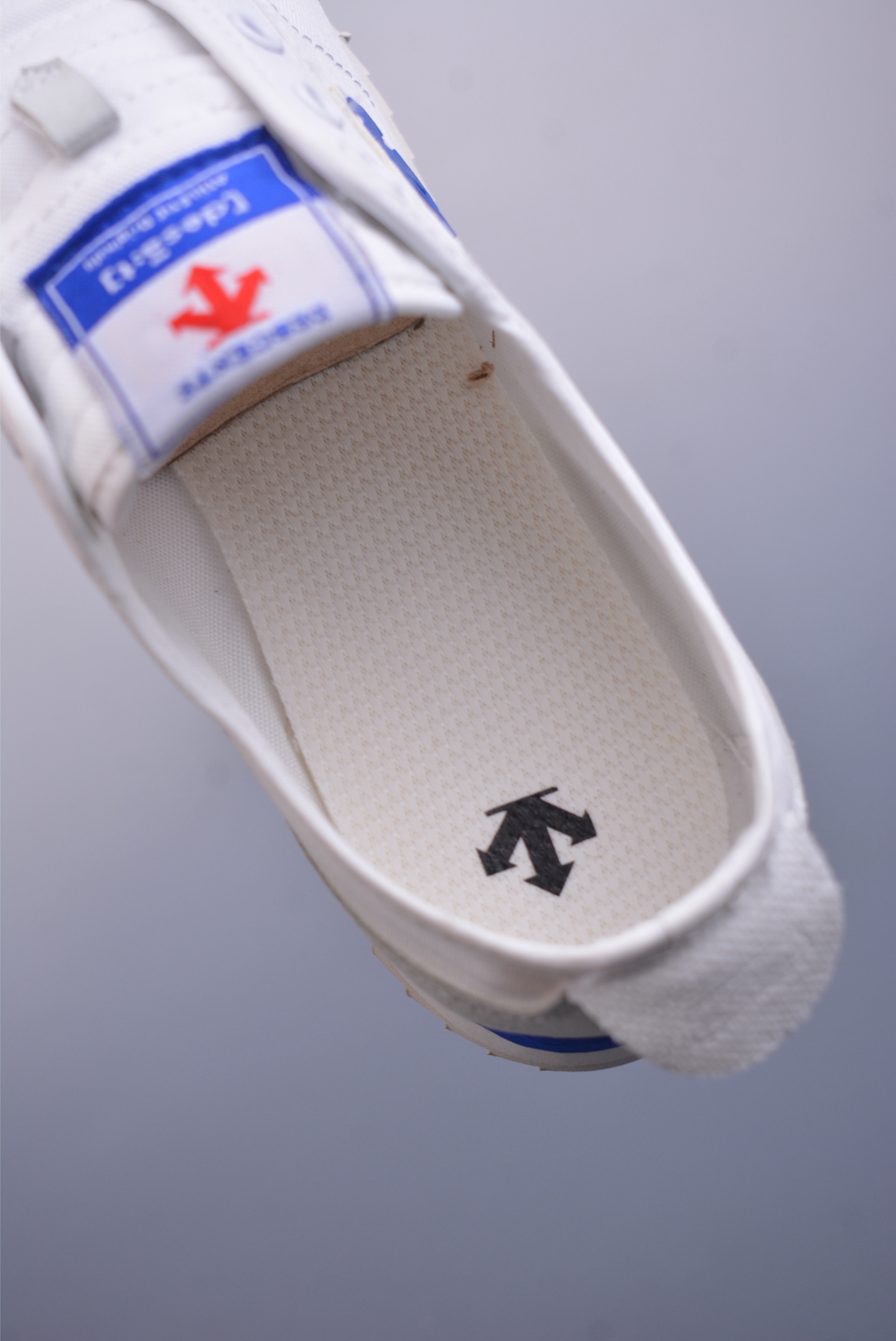 DESCENTE TENPO REPLICA 版本 迪桑特复古运动一脚蹬帆布鞋 透气休闲鞋 D5231LSN25