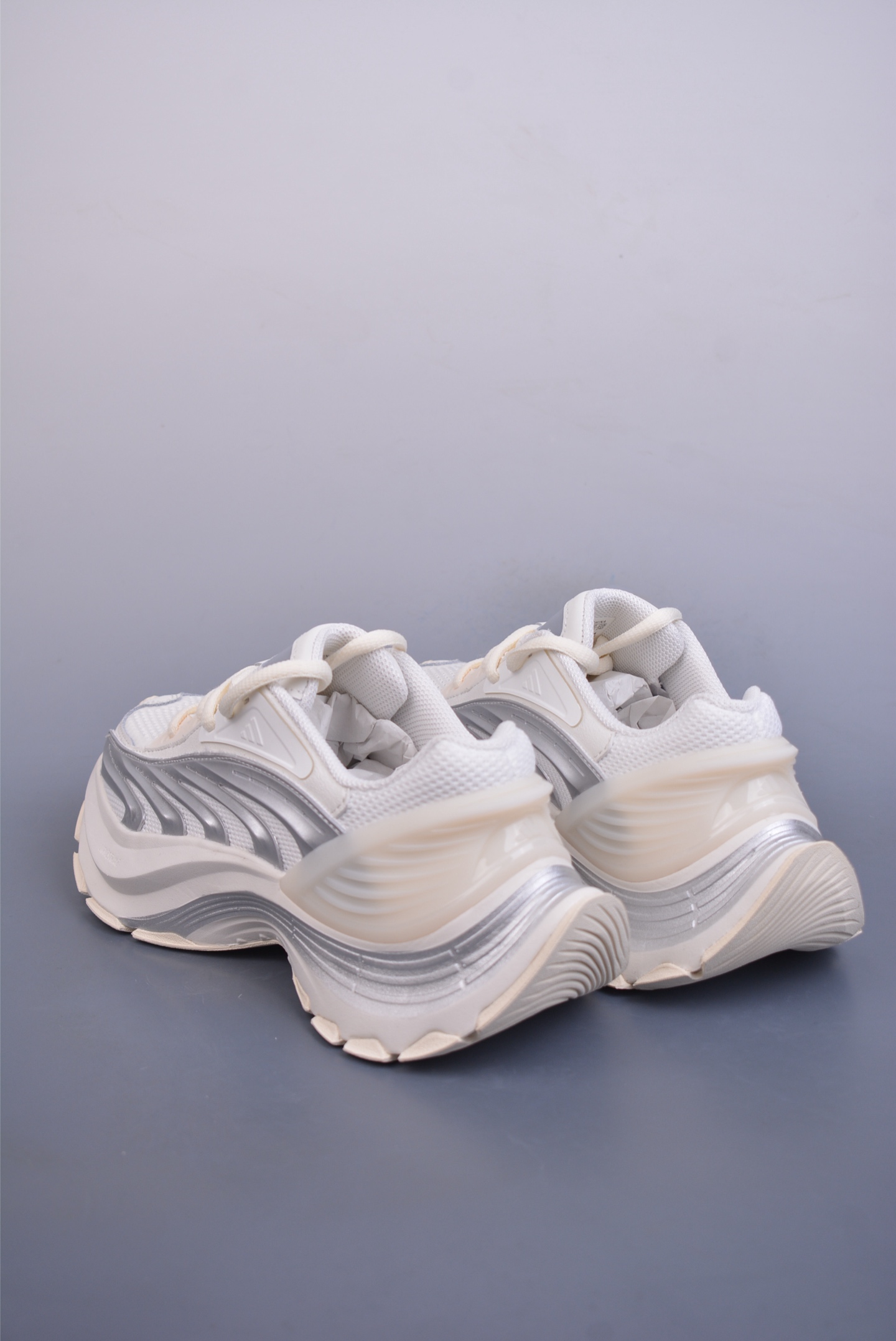 240  Adidas Vento XLG MTW 复古休闲老爹鞋   JR6390