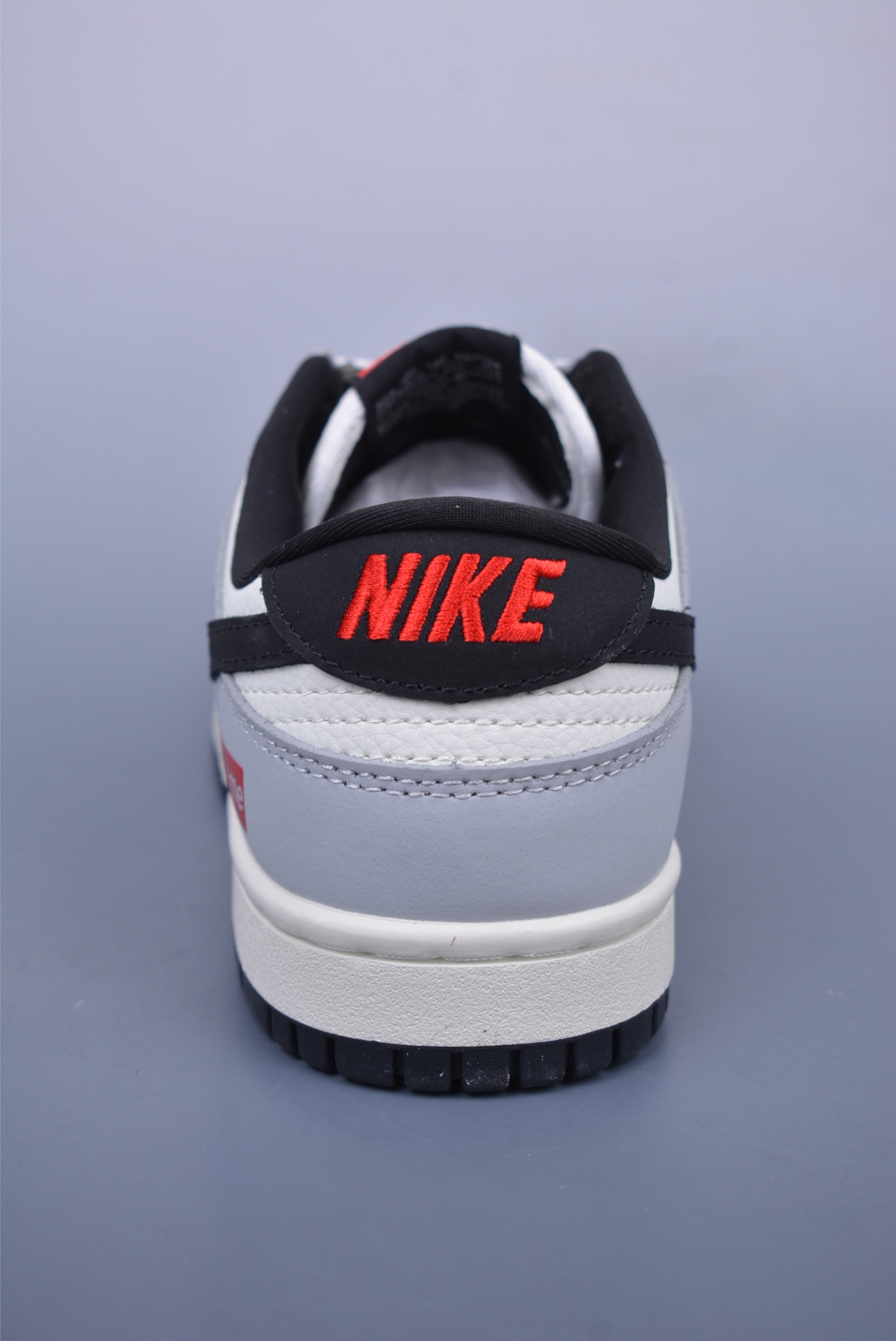 260  Nike SB Dunk Low Supreme联名  XY2026-152