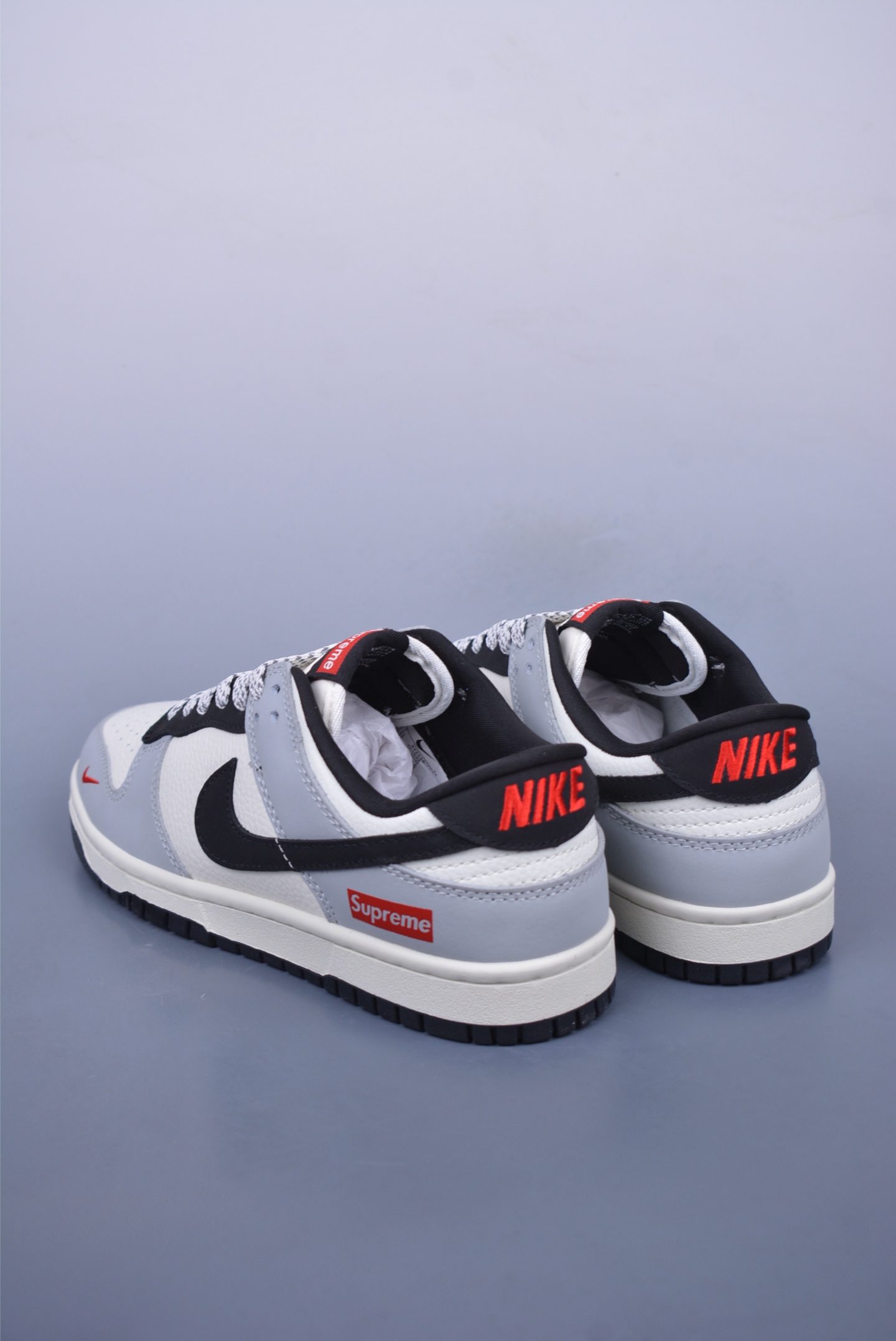 260  Nike SB Dunk Low Supreme联名  XY2026-152