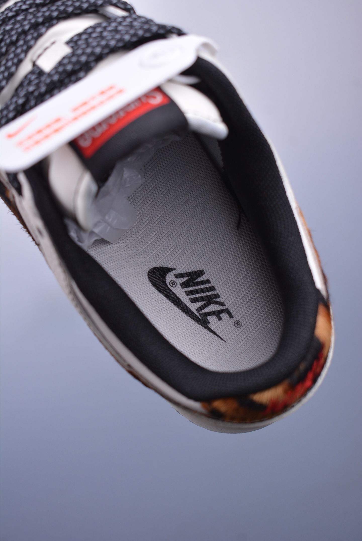 Nike SB Dunk Low Supreme Collab, Original Leather, Enhanced Comfort & Style 10 i1744593529739 2154 0 8