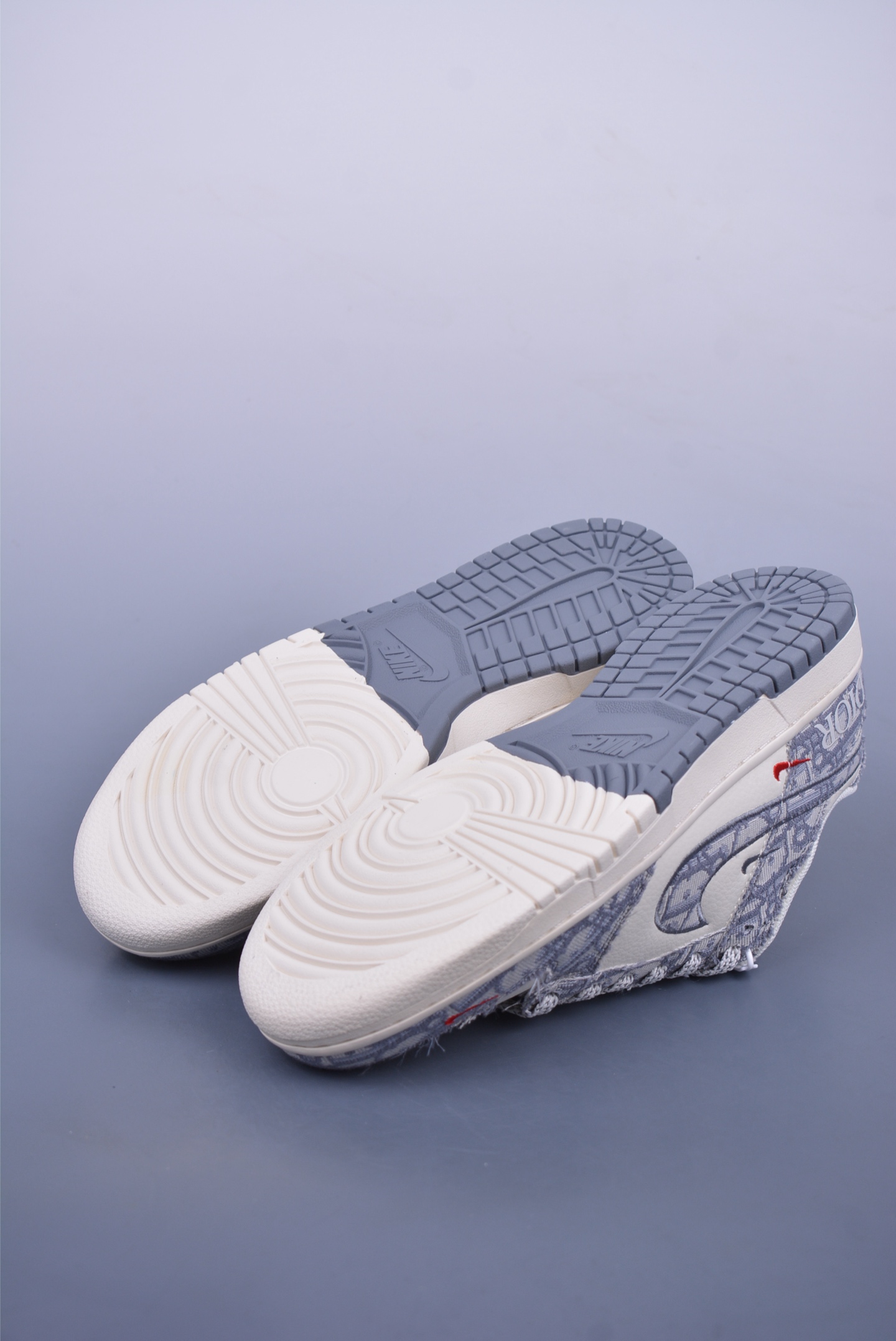 280  Nike SB Dunk LowDior联名   SJ0558-013