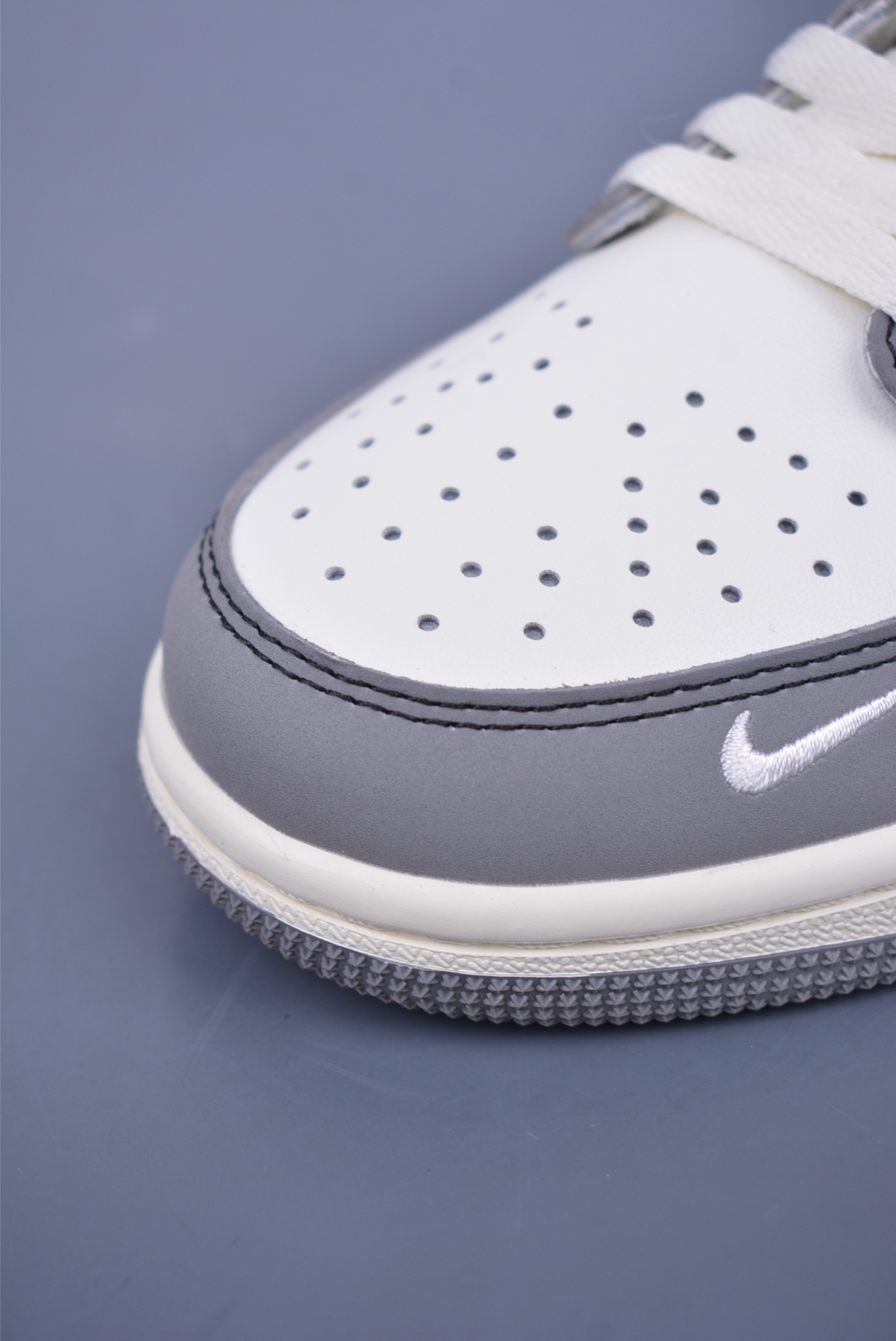 260  Fragment x Travis Scott x 暴力熊 Air Jordan 1 Low 三方联名倒钩  XD1568-106