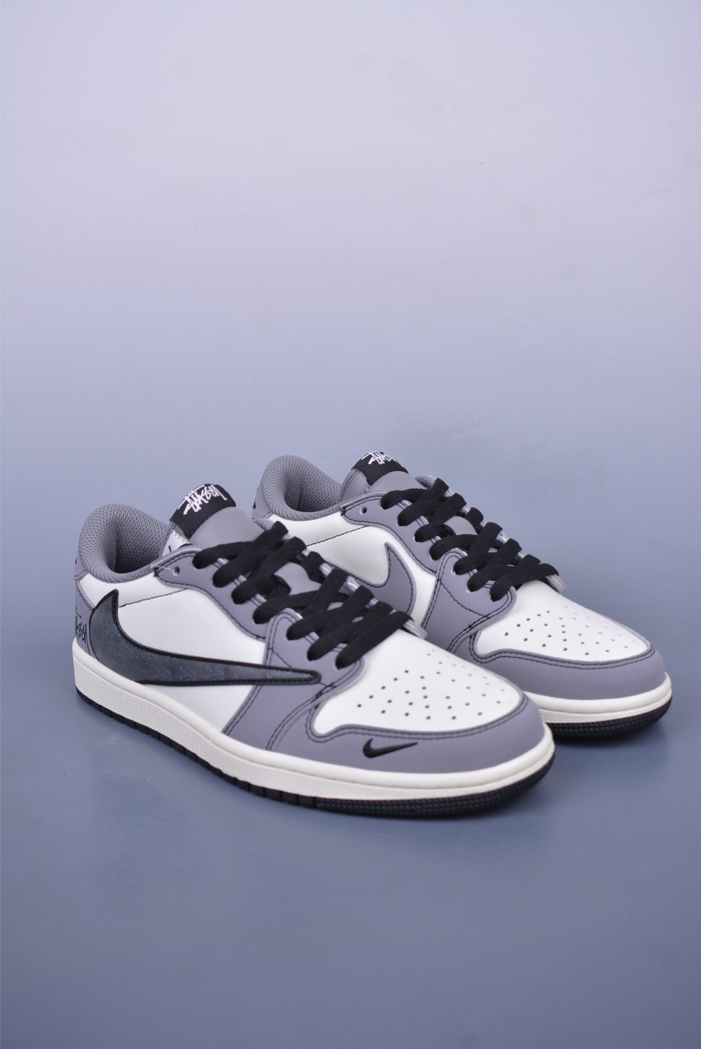 260  Fragment x Travis Scott x 斯图西 Air Jordan 1 Low 三方联名倒钩 XD1568-109
