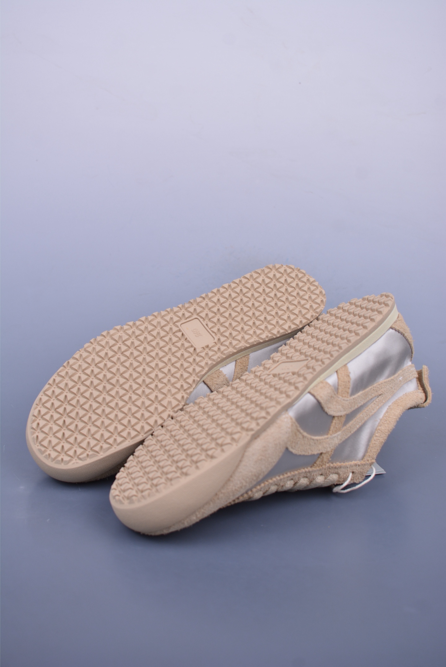 220  GG-CC Chunky Low  厚底增高运动老爹鞋   60191622
