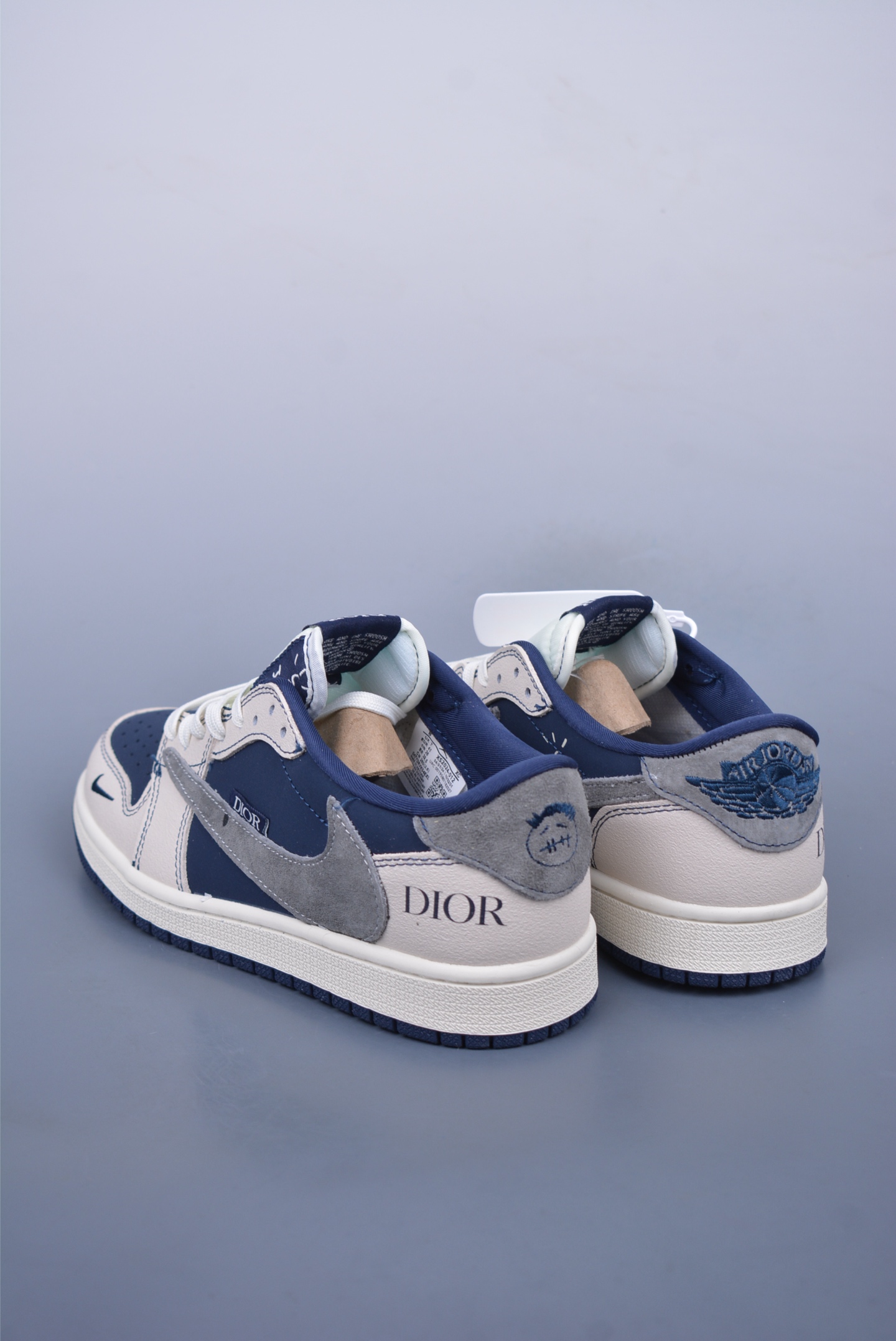 280  Fragment x Travis Scott x Dior Air Jordan 1 Low 三方联名倒钩  XS2024-012