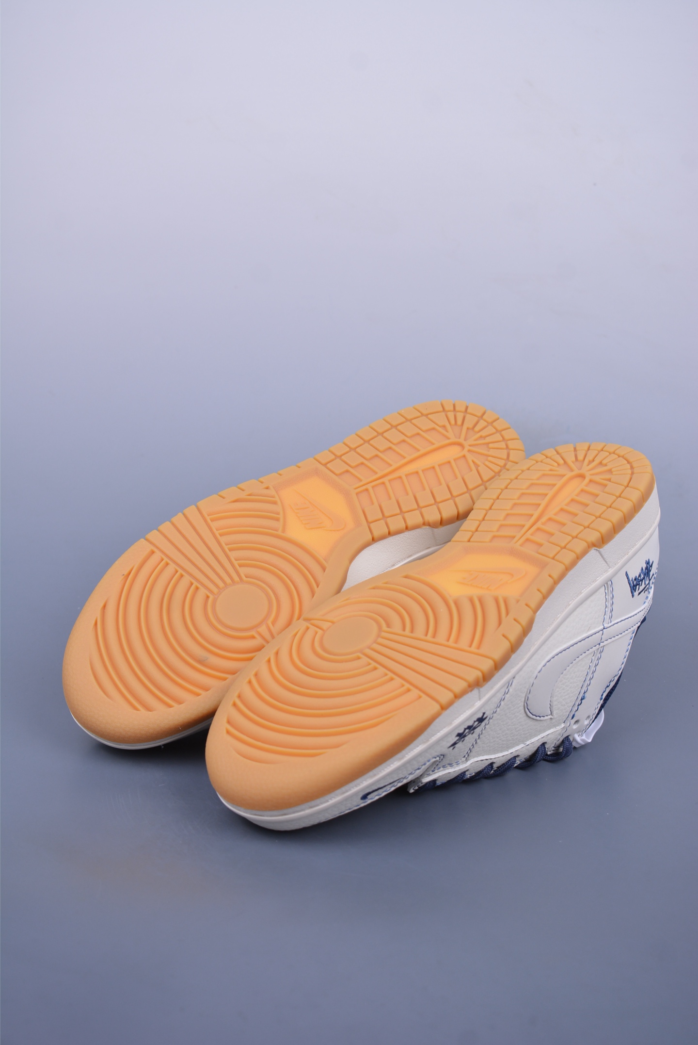 280  Nike SB Dunk Low 斯图西联名   JJ2508-559
