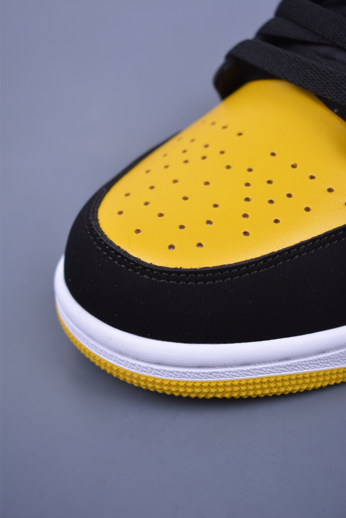 240  Air Jordan 1 Mid 黑黄 HJ6654-071