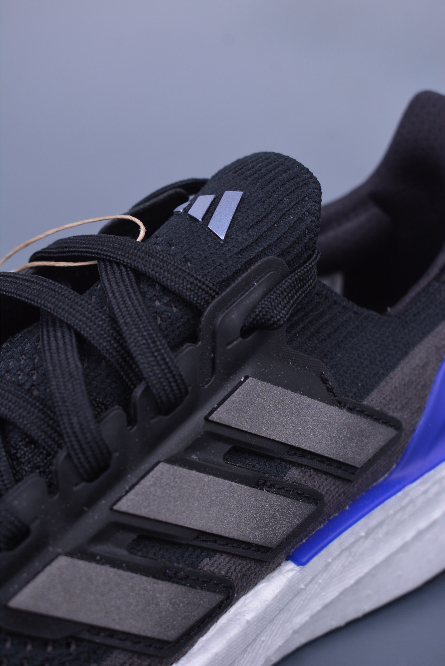 210 Adidas ULTRA BOOST 5代 缓震运动休闲轻便透气跑步鞋 JH9082