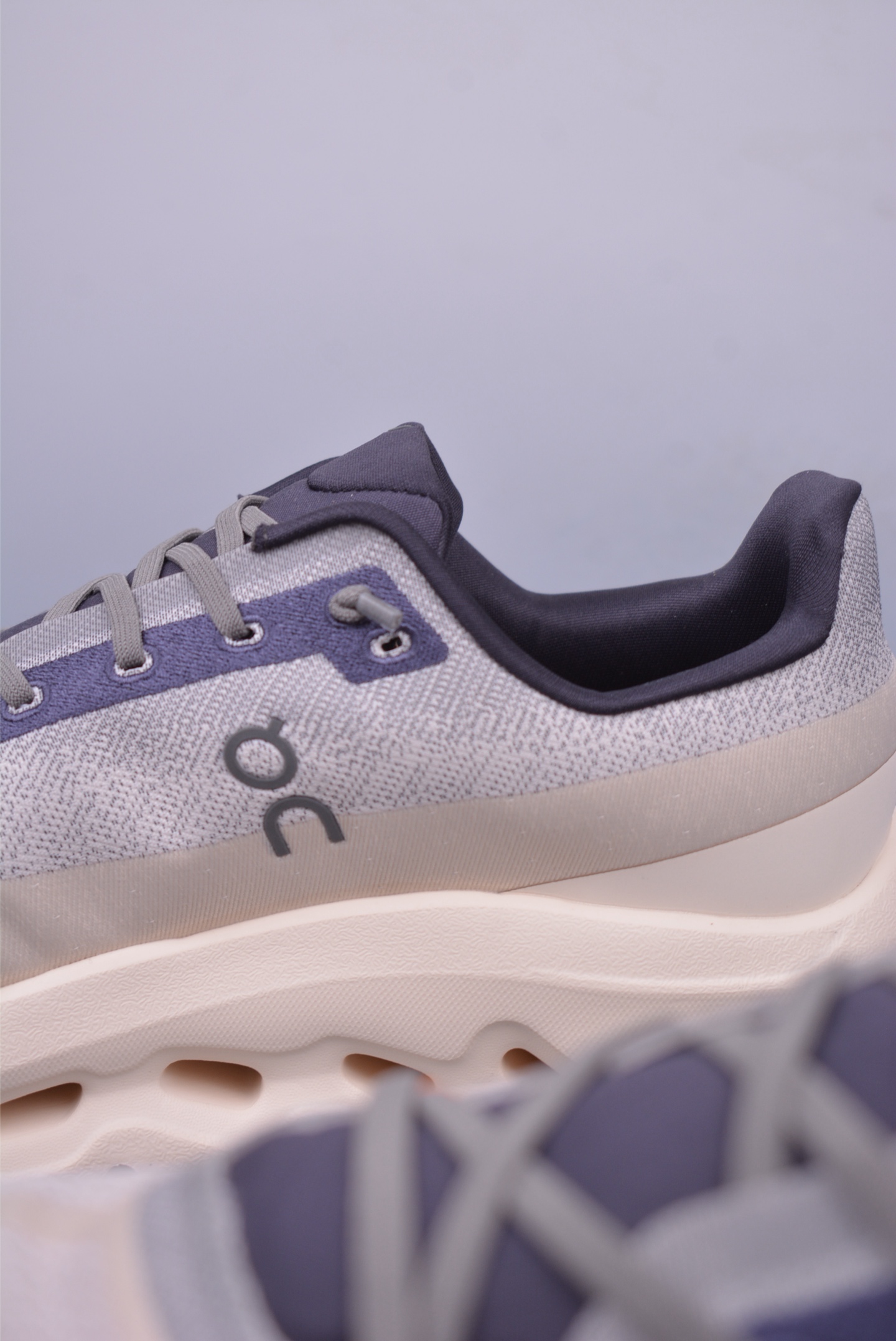 On昂跑 Cloudtilt Loewe 户外街头机能风跑步鞋 Cloud Hi Edge户外机能融合街头潮流 3ME101