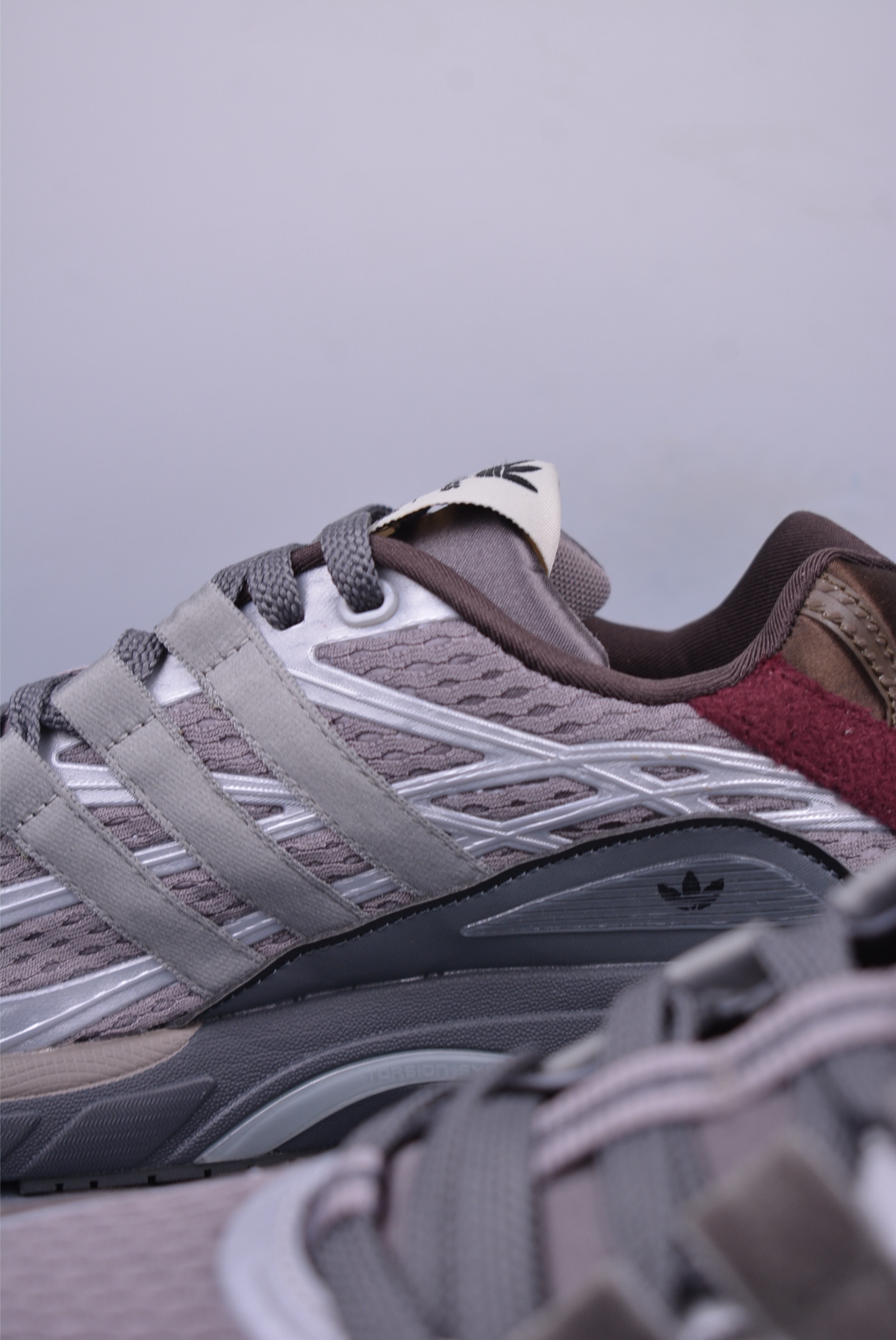 Song For The Mute x Adidas Originals Adistar Cushion 舒适防滑减震 复古跑鞋 JH9009