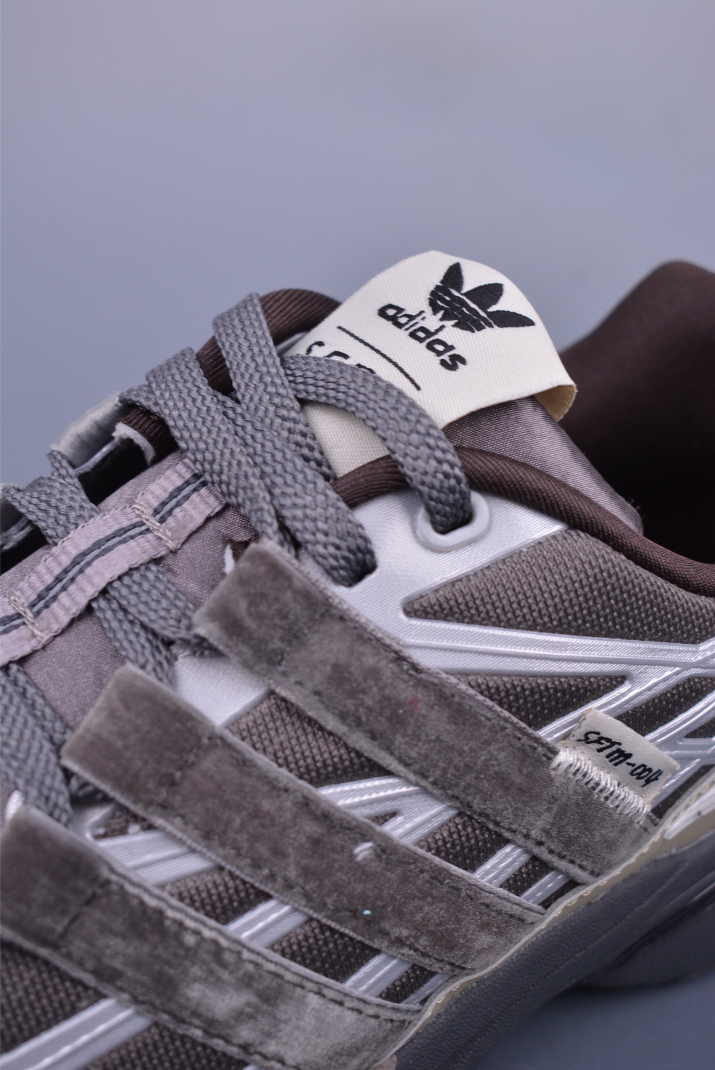 Song For The Mute x Adidas Originals Adistar Cushion 舒适防滑减震 复古跑鞋 JH9009