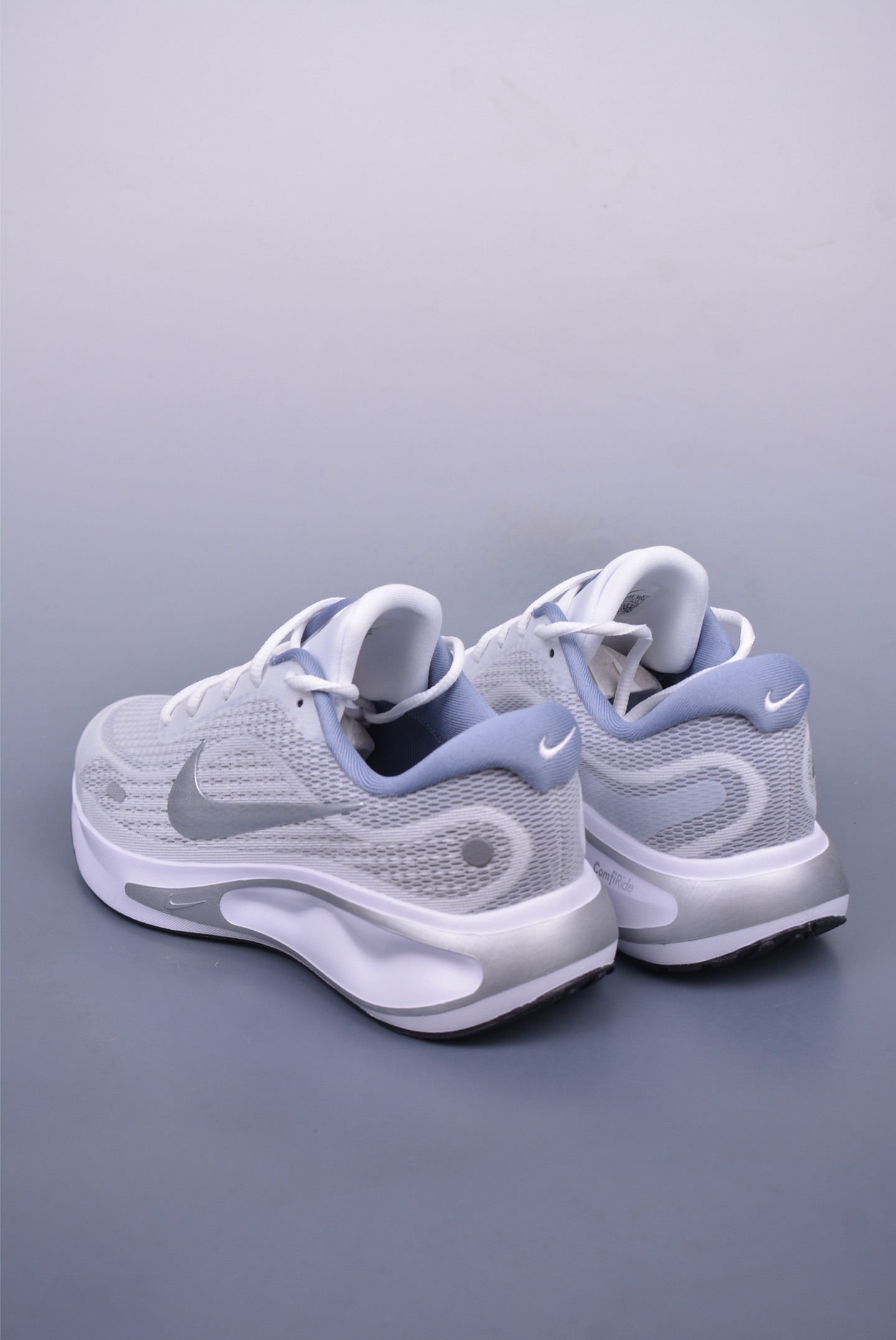 Nike Journey Run 2024跑步鞋 FN0228-104