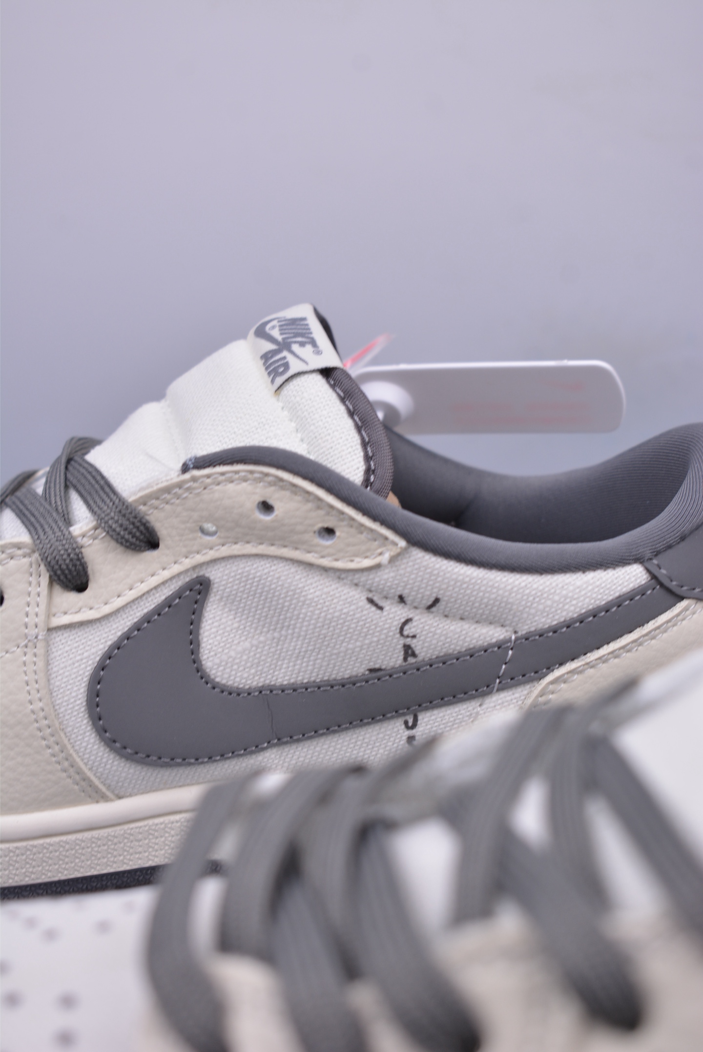 Fragment x Travis Scott x 暴力熊 Air Jordan 1 Low 三方联名倒钩 XS2024-005