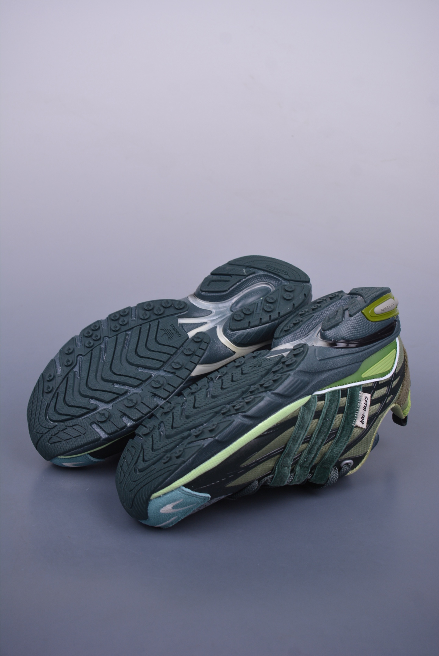 200 Song For The Mute x Adidas Originals Adistar Cushion 舒适防滑减震 复古跑鞋 JH9008