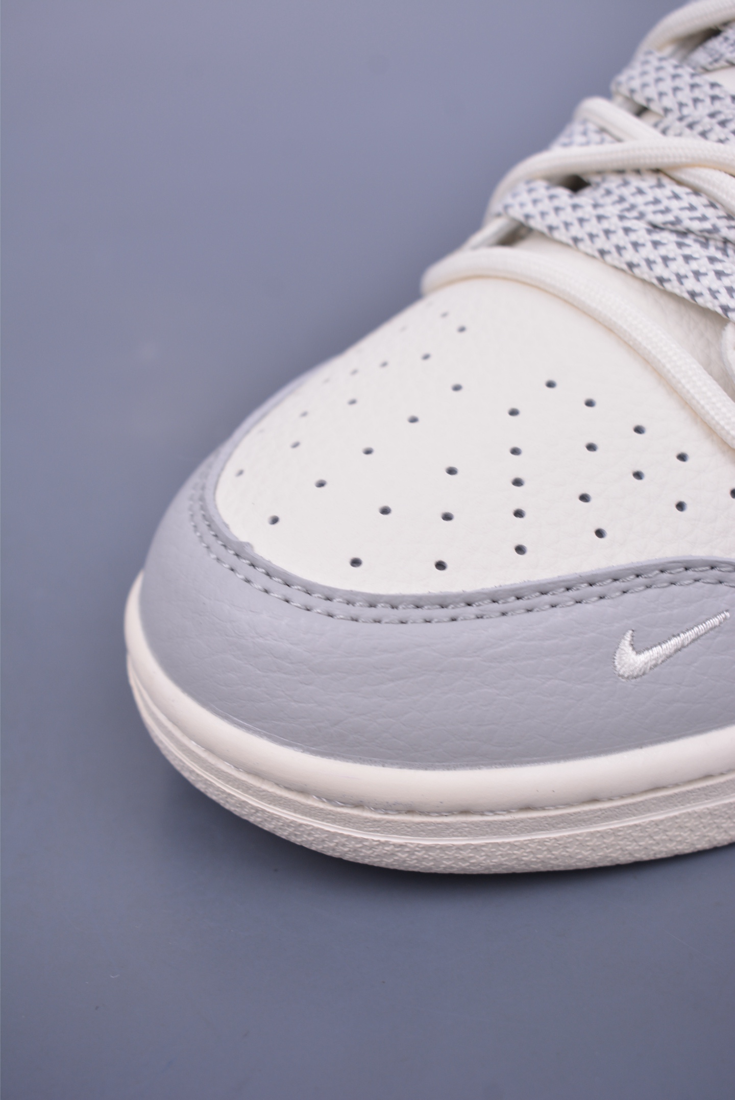 300 Nike SB Dunk Low UN联名 解构抽绳鞋带 DM6868-079
