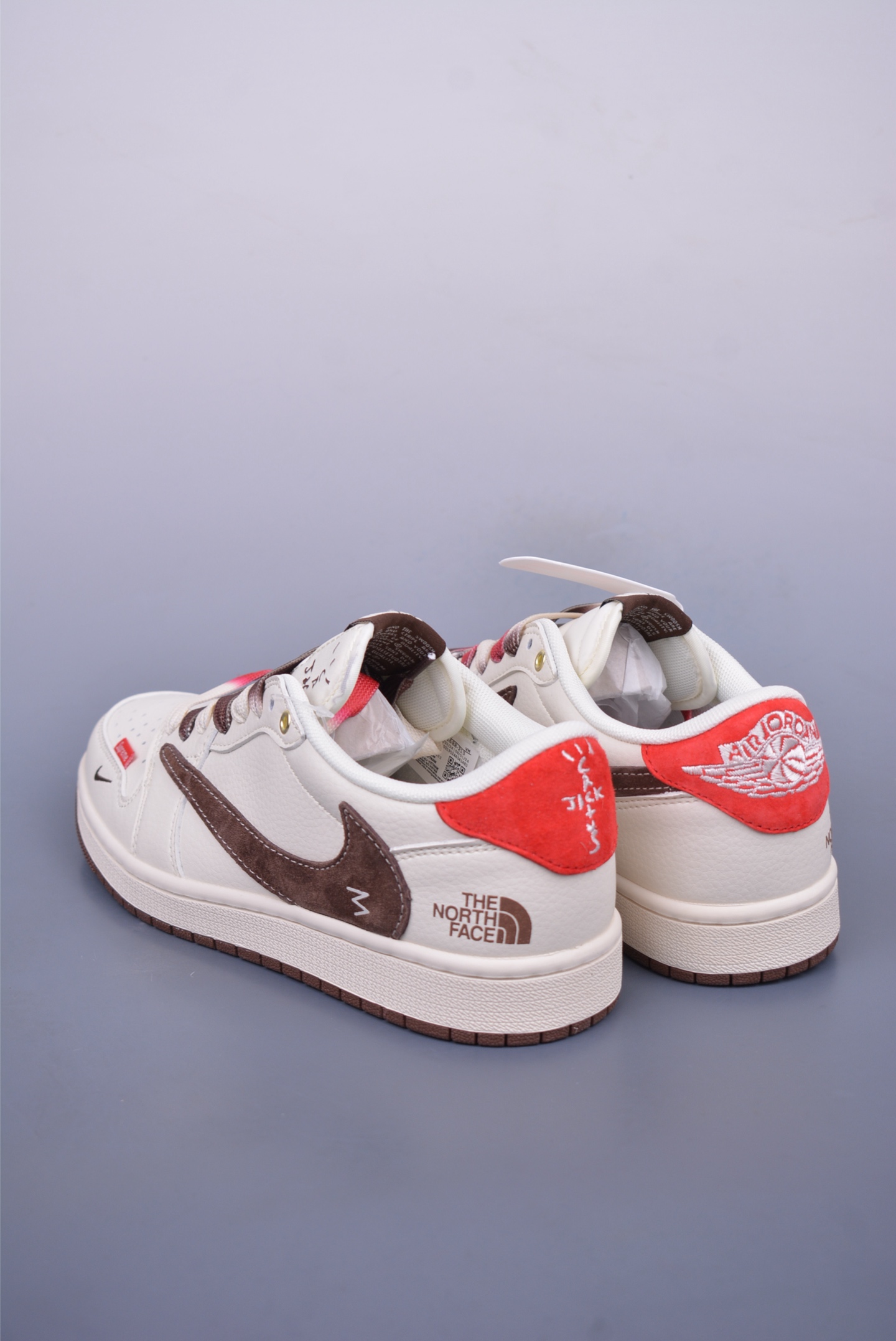 Fragment x Travis Scott x 北面 Air Jordan 1 Low 三方联名倒钩 FC1688-213