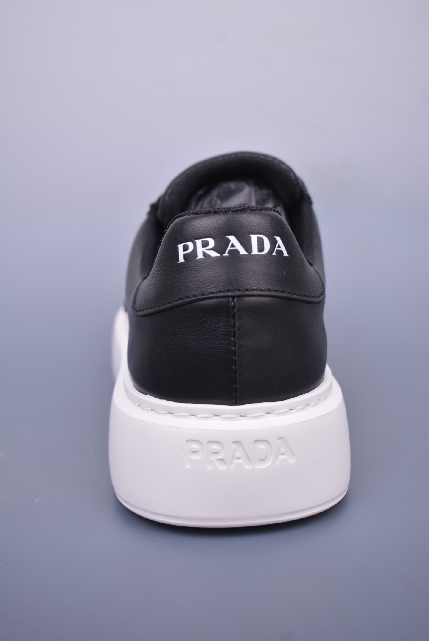 420 PRADA普拉达 广厚底徽标系带运动休闲男鞋系列 AJ1739