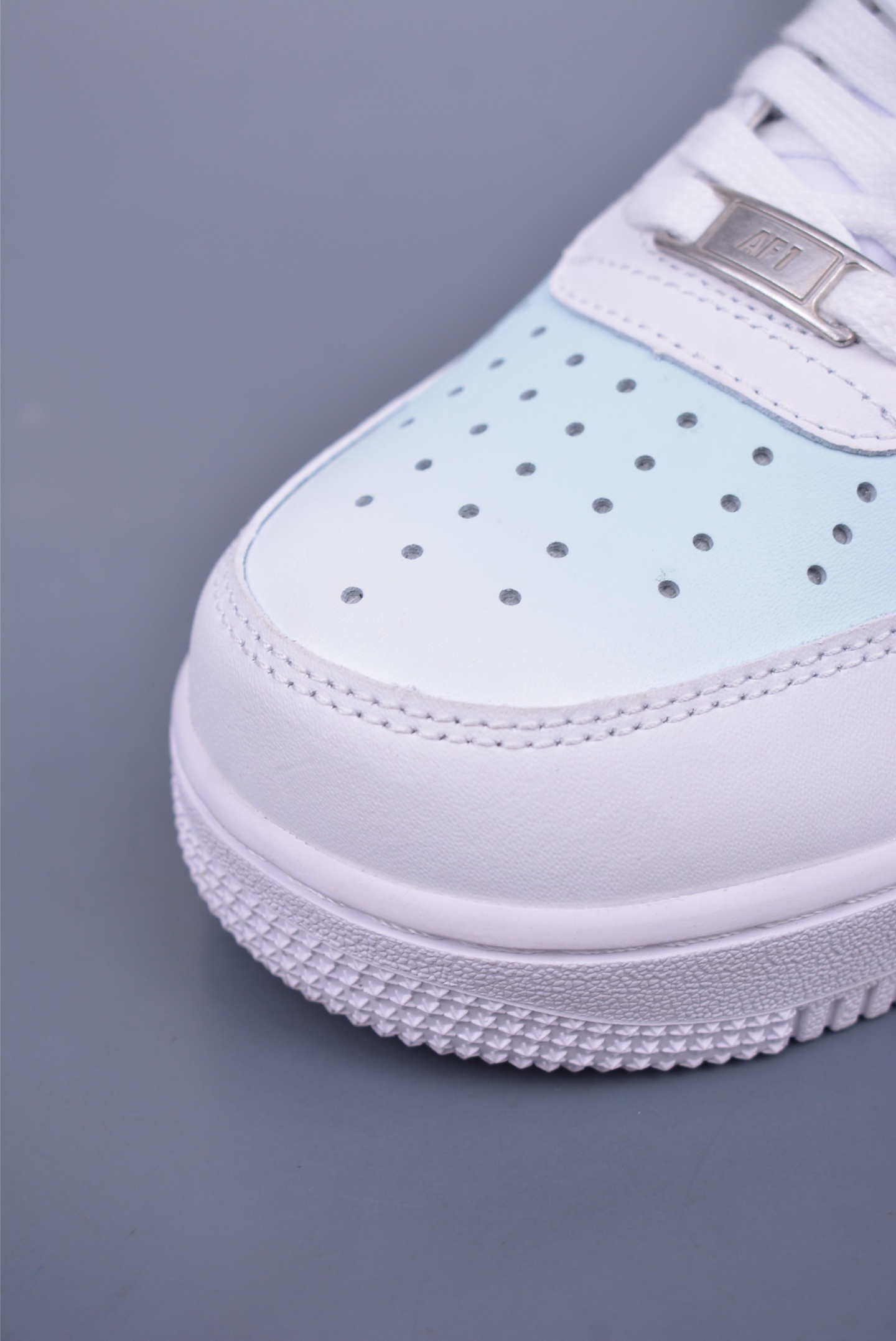 200 Nike Air Force 1 Low 天蓝白 CW2288-111