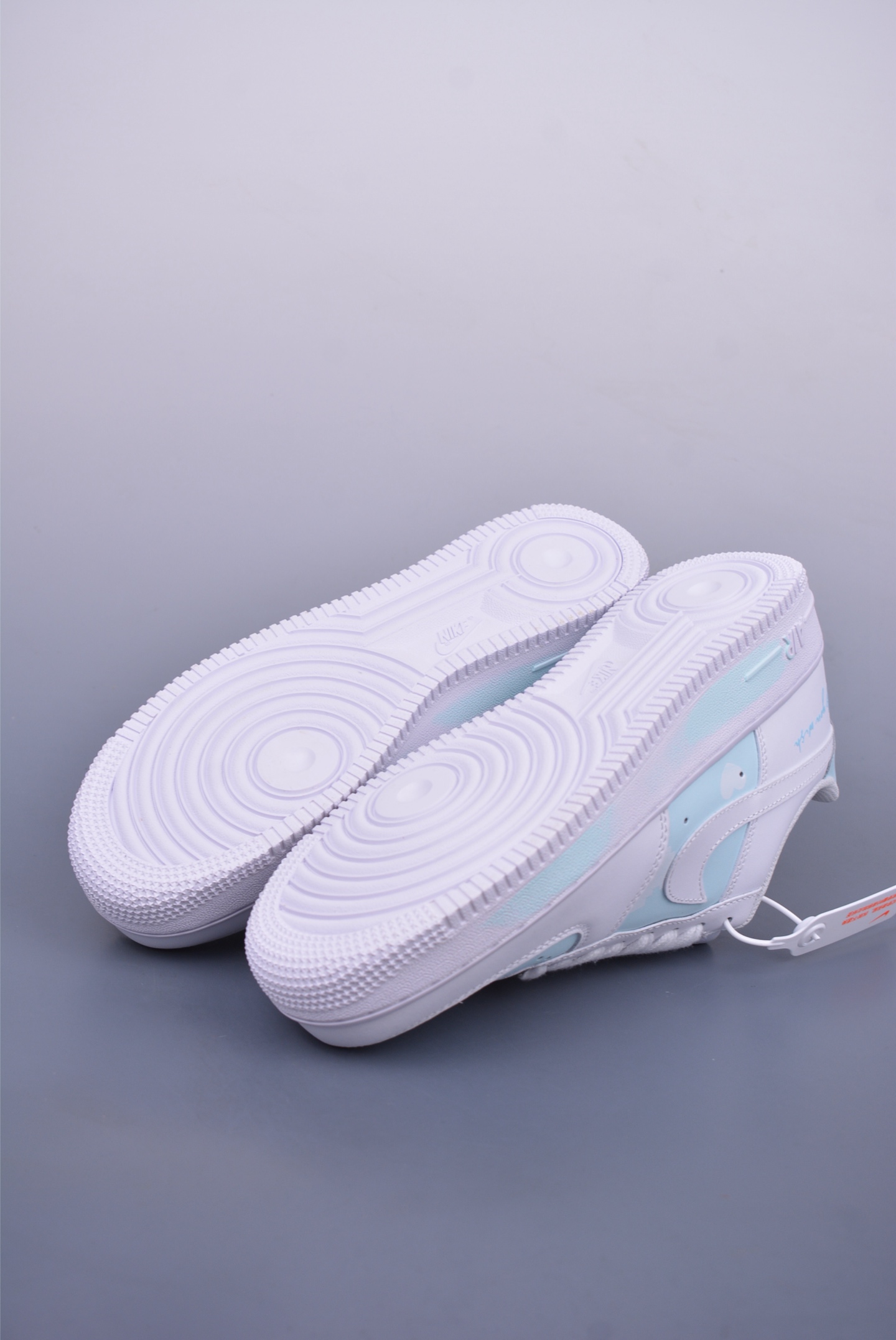 200 Nike Air Force 1 Low 天蓝白 CW2288-111
